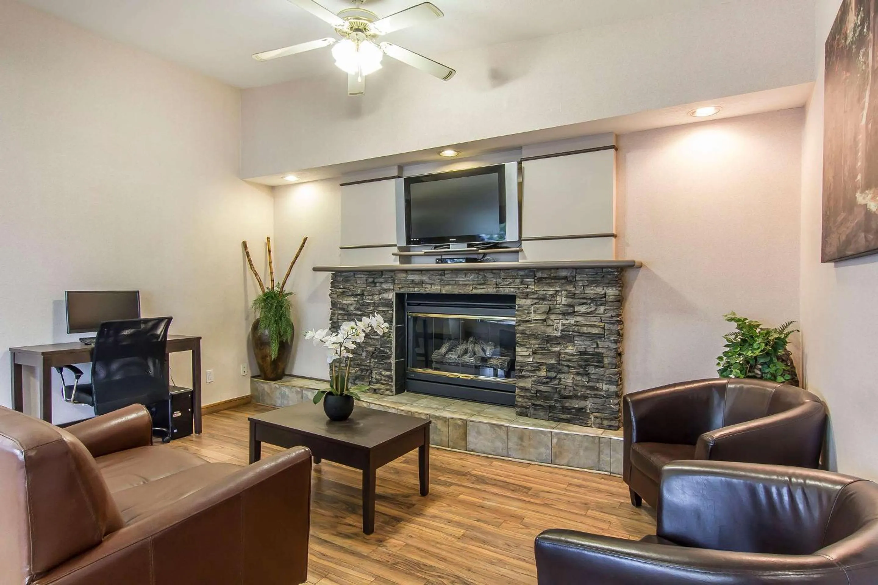 Lobby or reception in Econo Lodge Inn & Suites