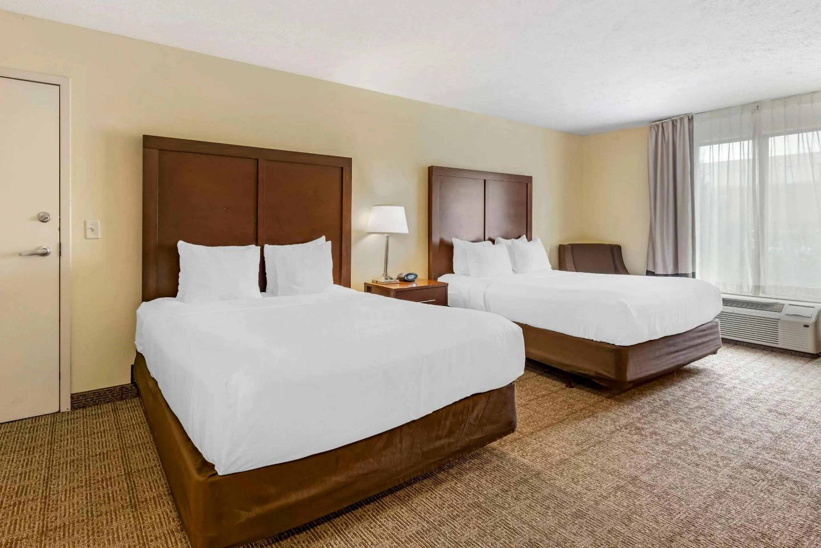 Bedroom, Bed in Comfort Suites East Lincoln - Mall Area