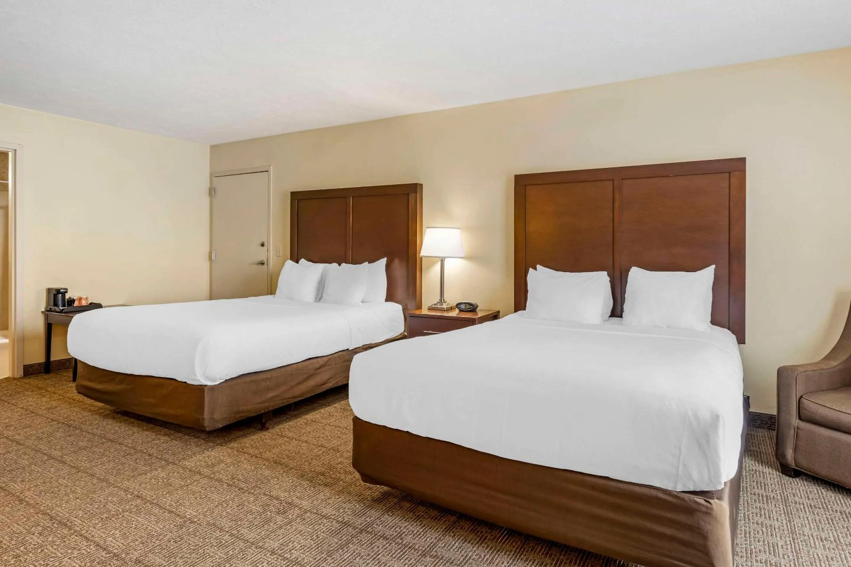 Bedroom, Bed in Comfort Suites East Lincoln - Mall Area