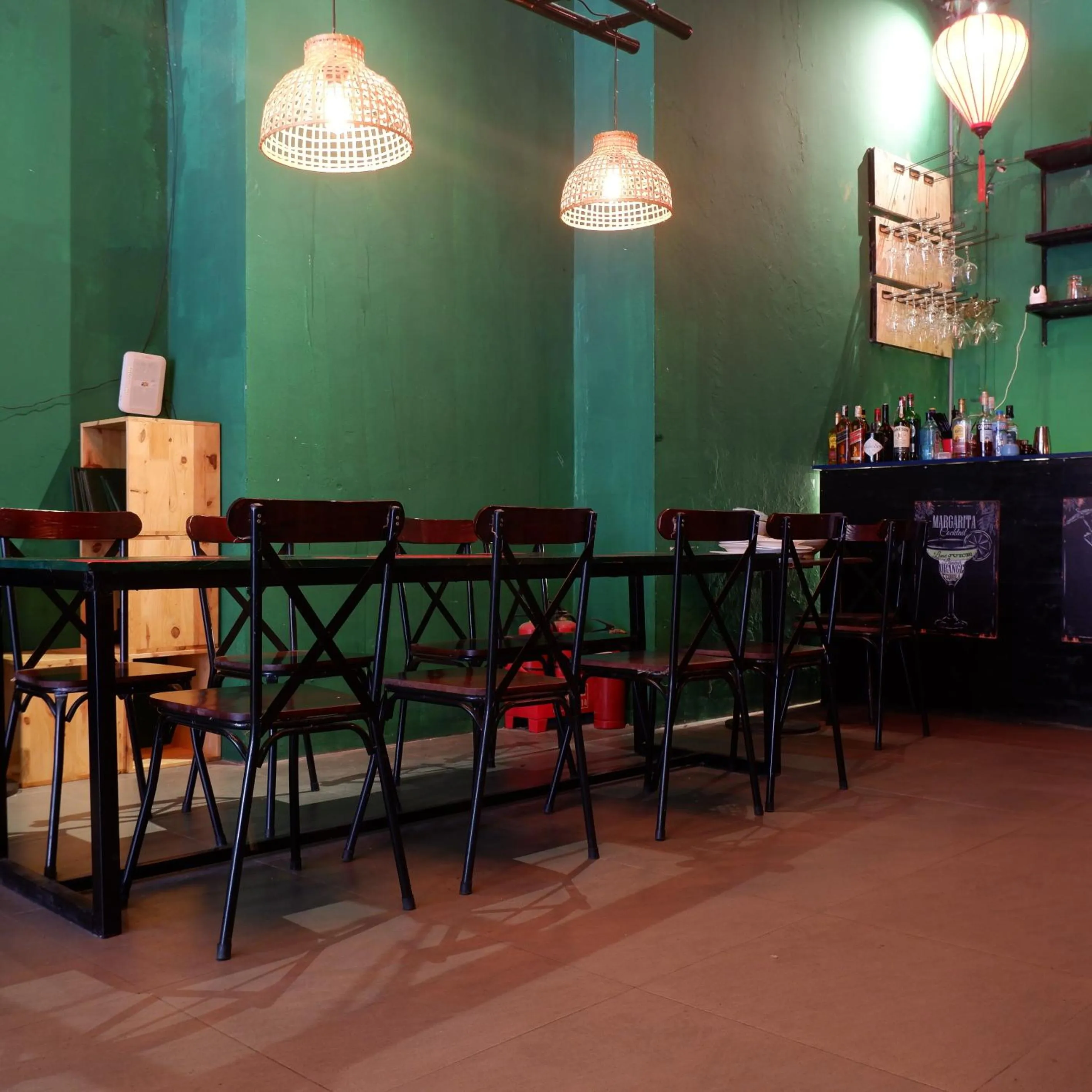 Restaurant/places to eat in Group Nest Hotel