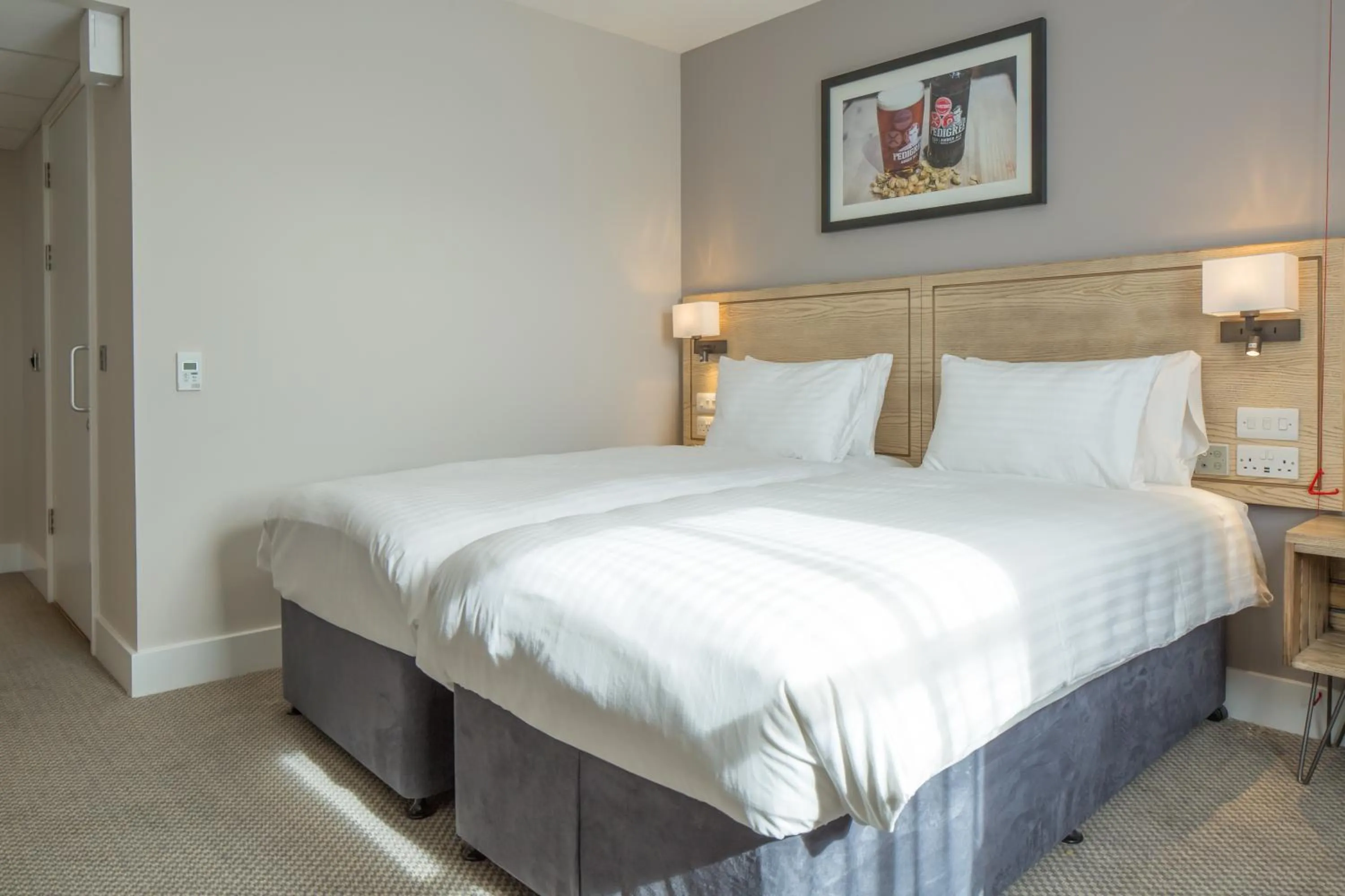 Bedroom, Bed in The Raven’s Cliff Lodge by Marston's Inns