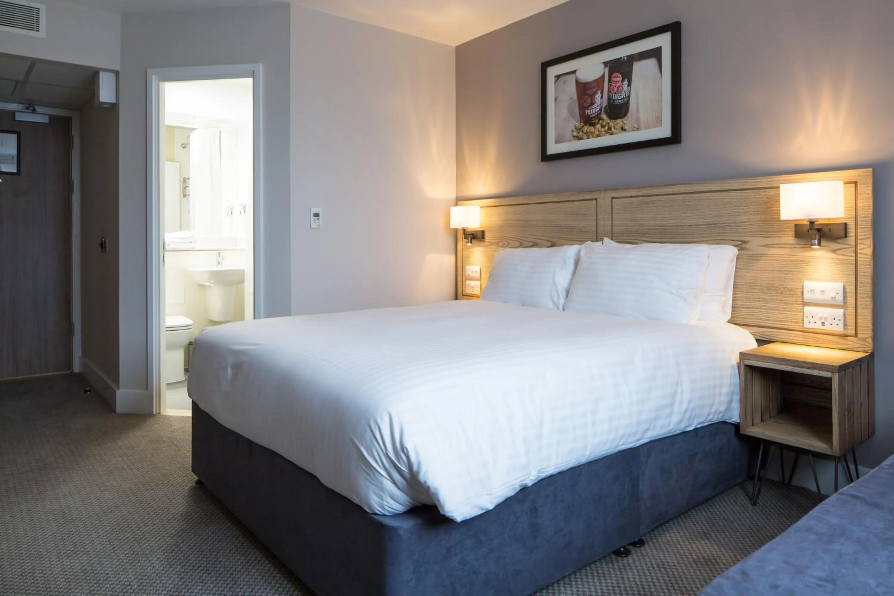 Bedroom, Bed in The Raven’s Cliff Lodge by Marston's Inns