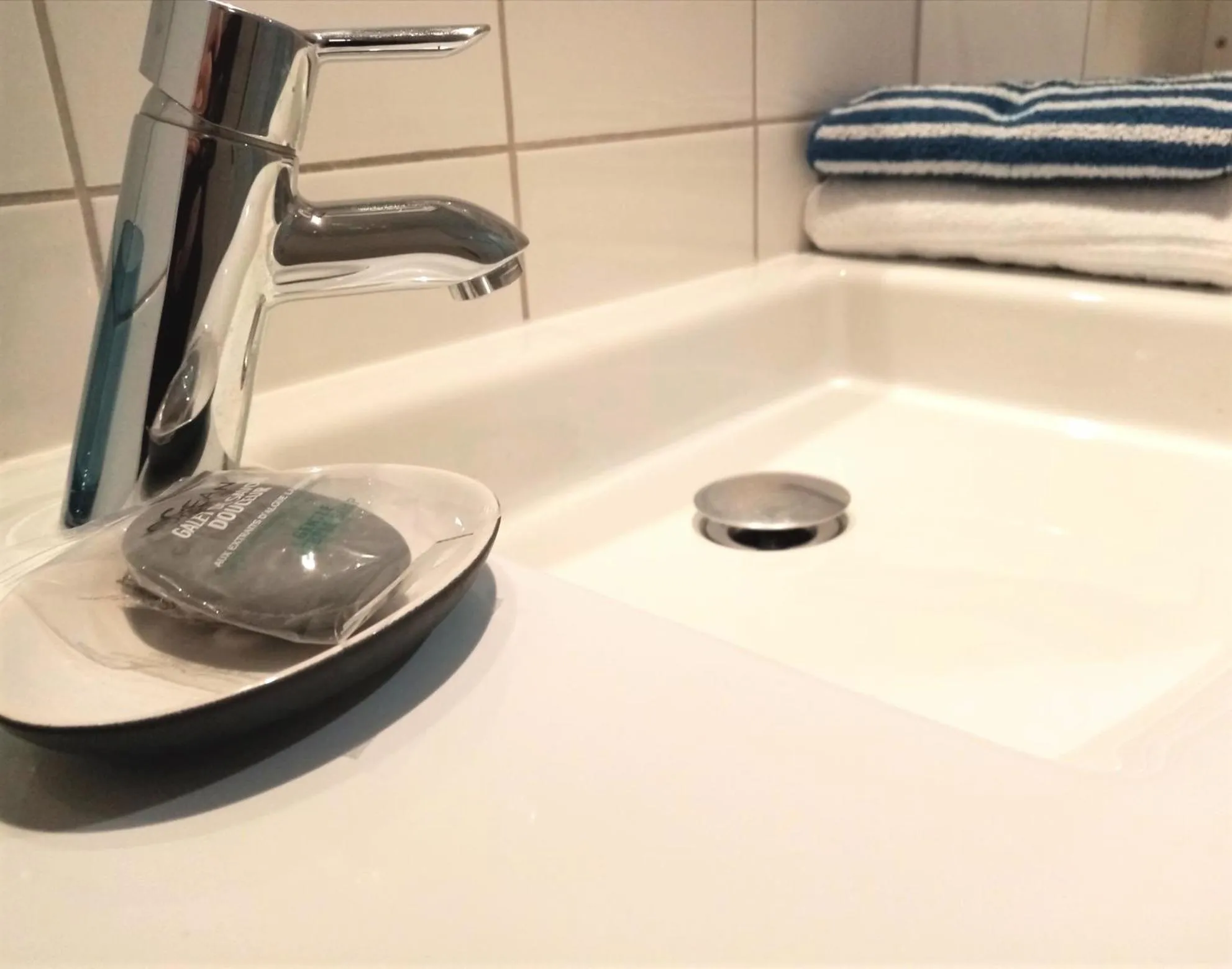 Bathroom in Hôtel Du Port Et De L'aven