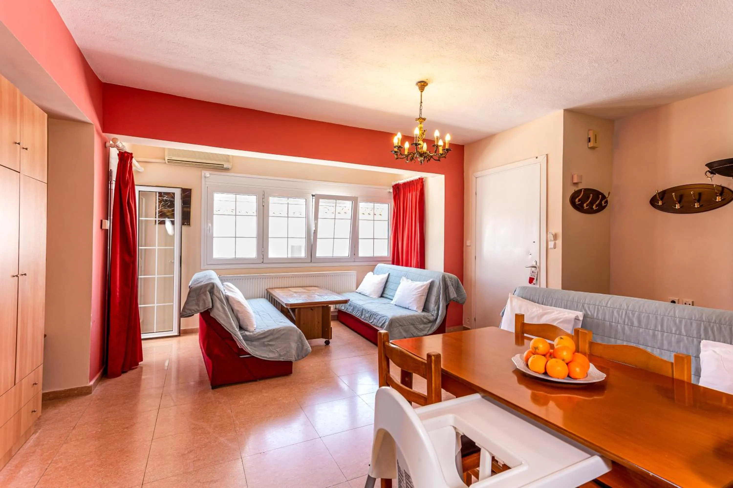 Photo of the whole room in Melissa Gold Coast