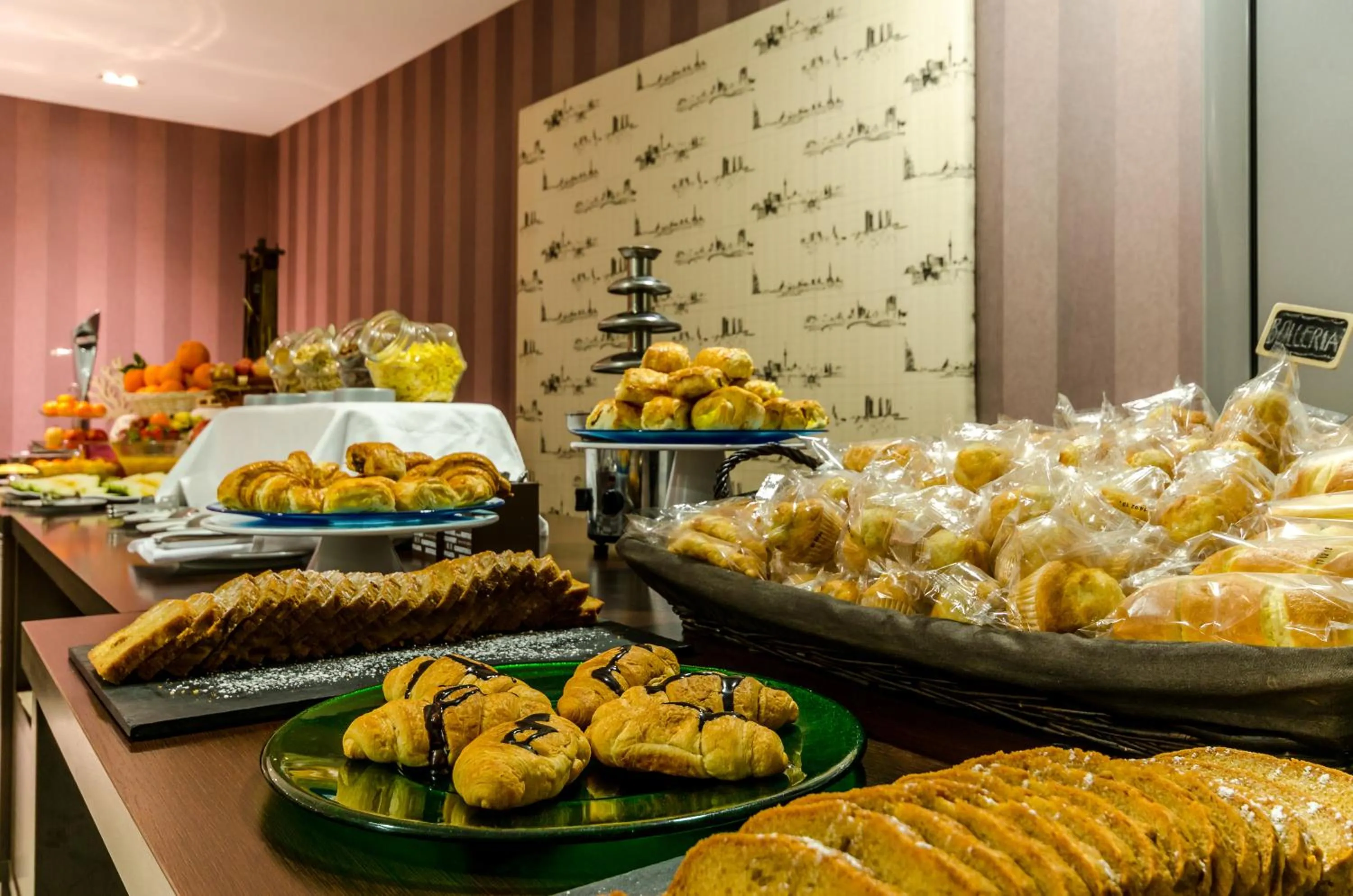 Restaurant/places to eat in YIT Vía Sevilla Mairena