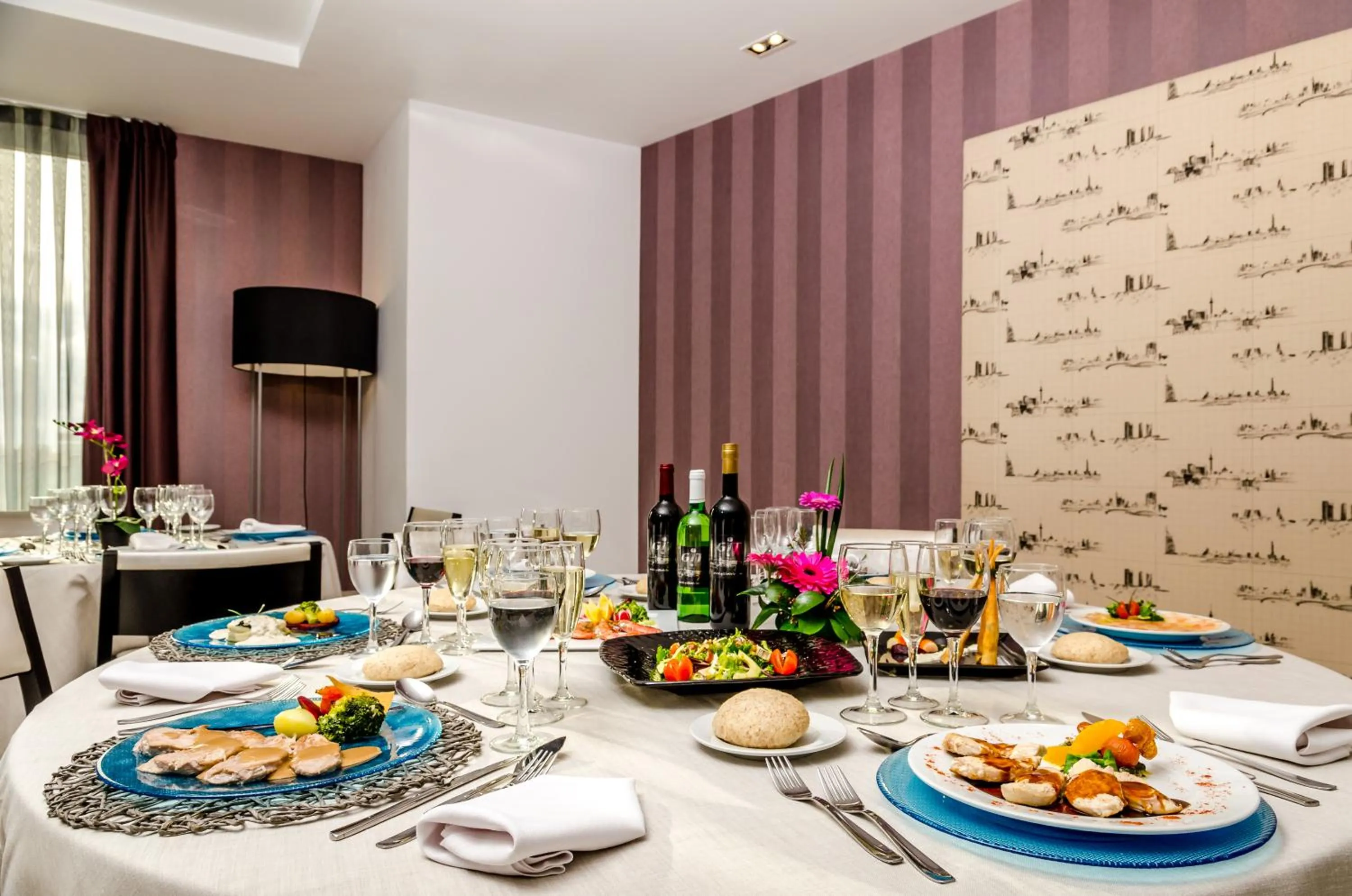 Restaurant/places to eat in YIT Vía Sevilla Mairena