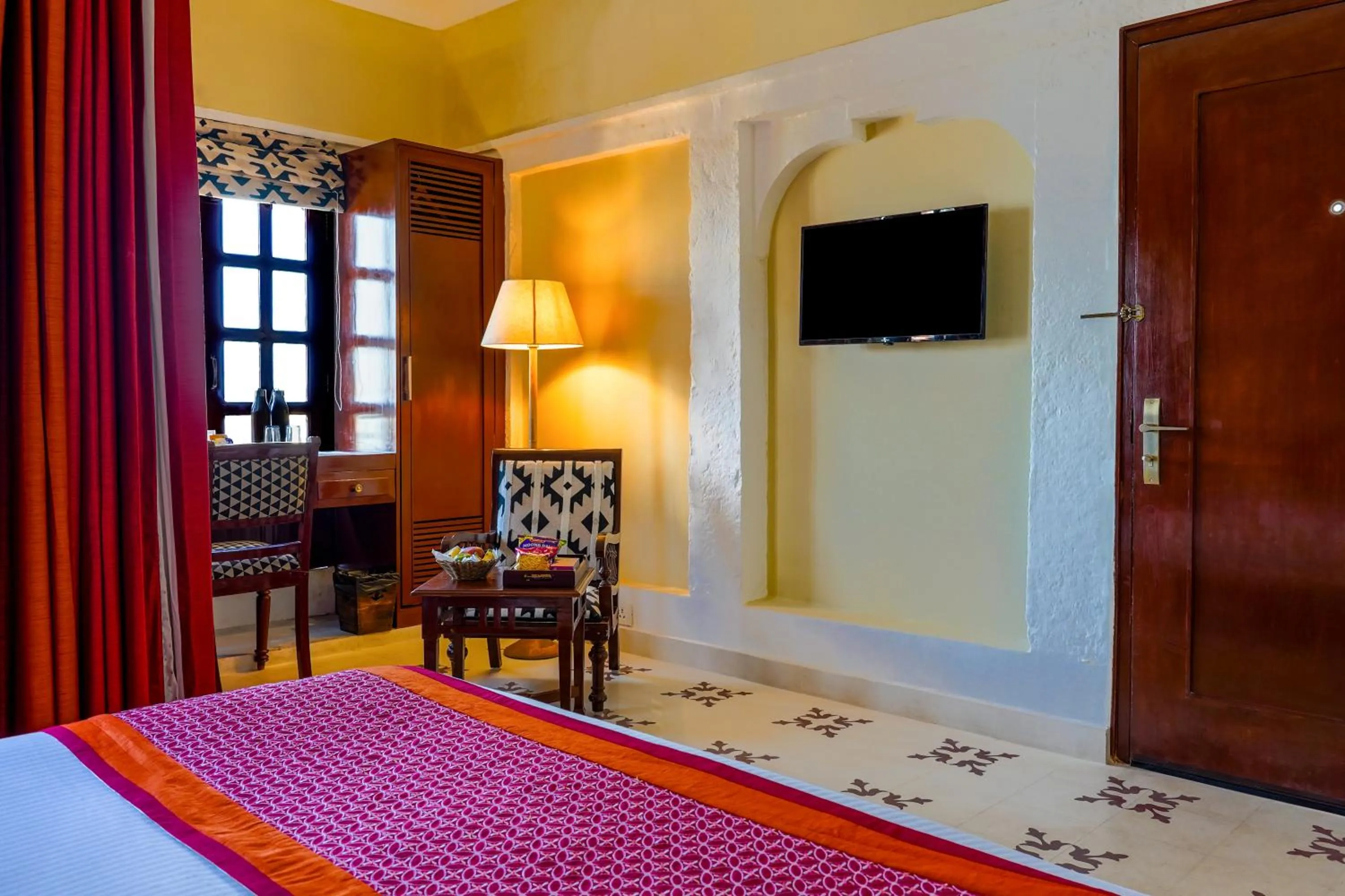 Bed in Guleria Kothi at Ganges