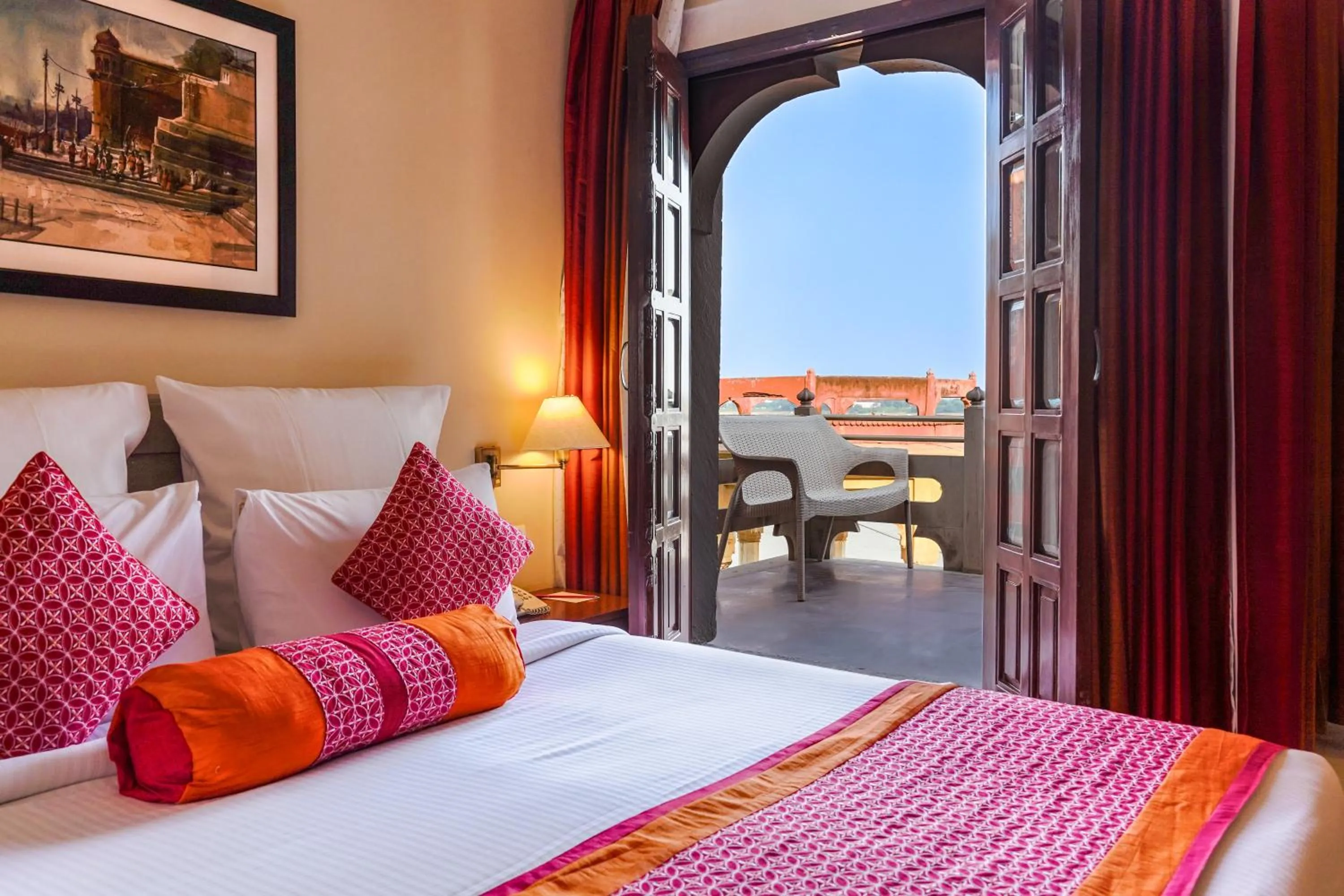 Bed in Guleria Kothi at Ganges