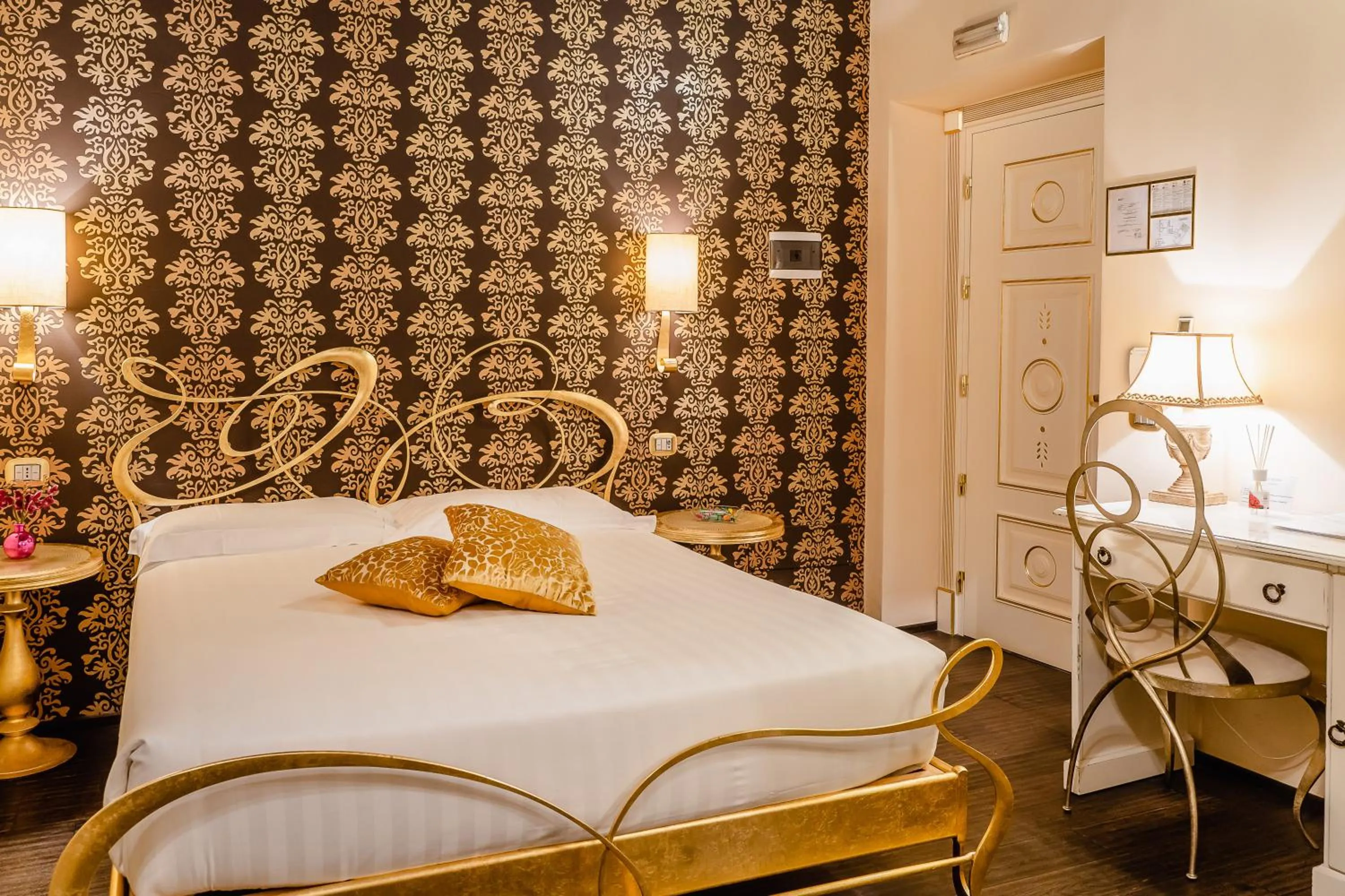 Bed in Locanda Del Sole-Roma Piazza Di Spagna Ripetta