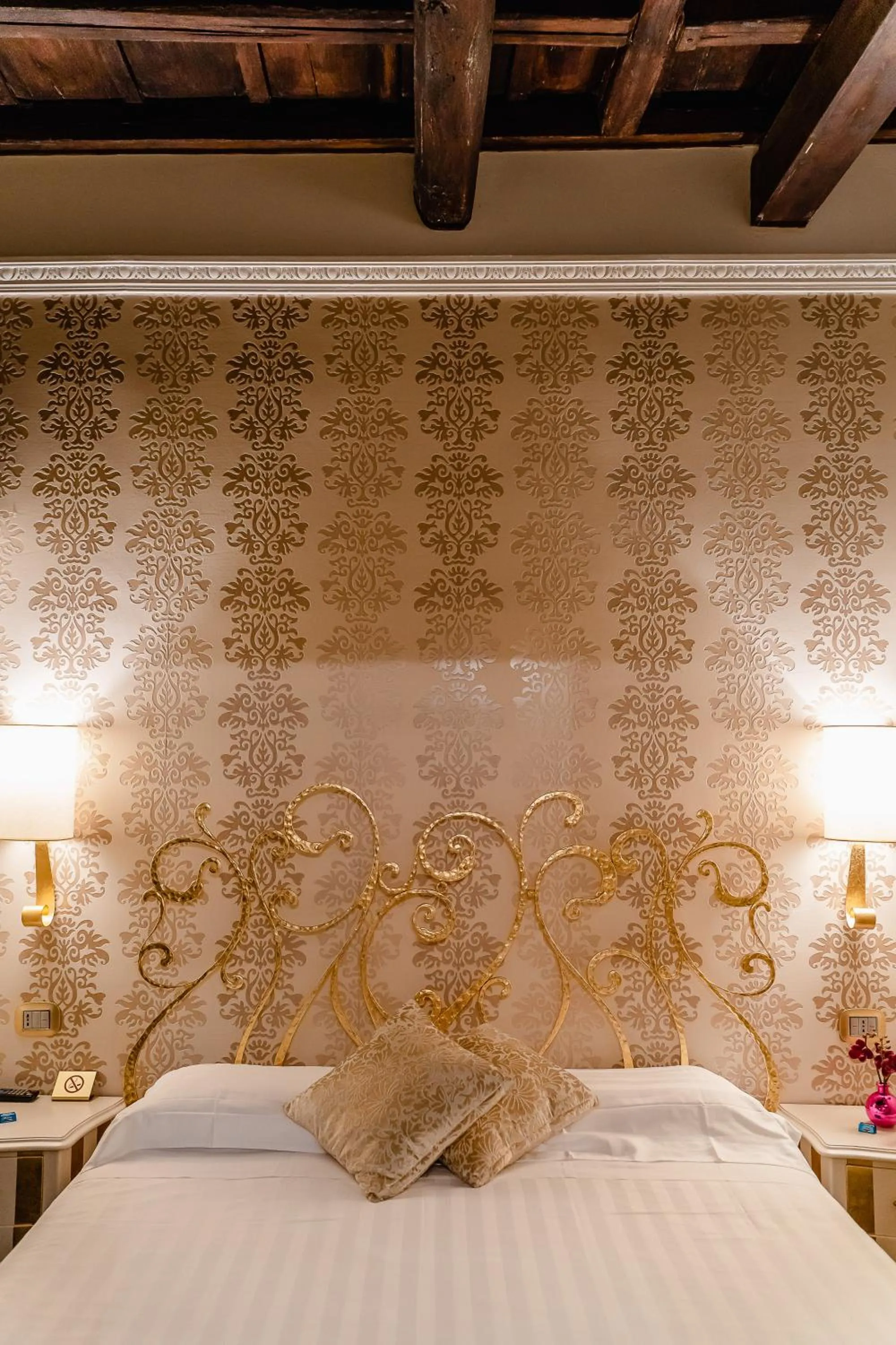 Bed in Locanda Del Sole-Roma Piazza Di Spagna Ripetta