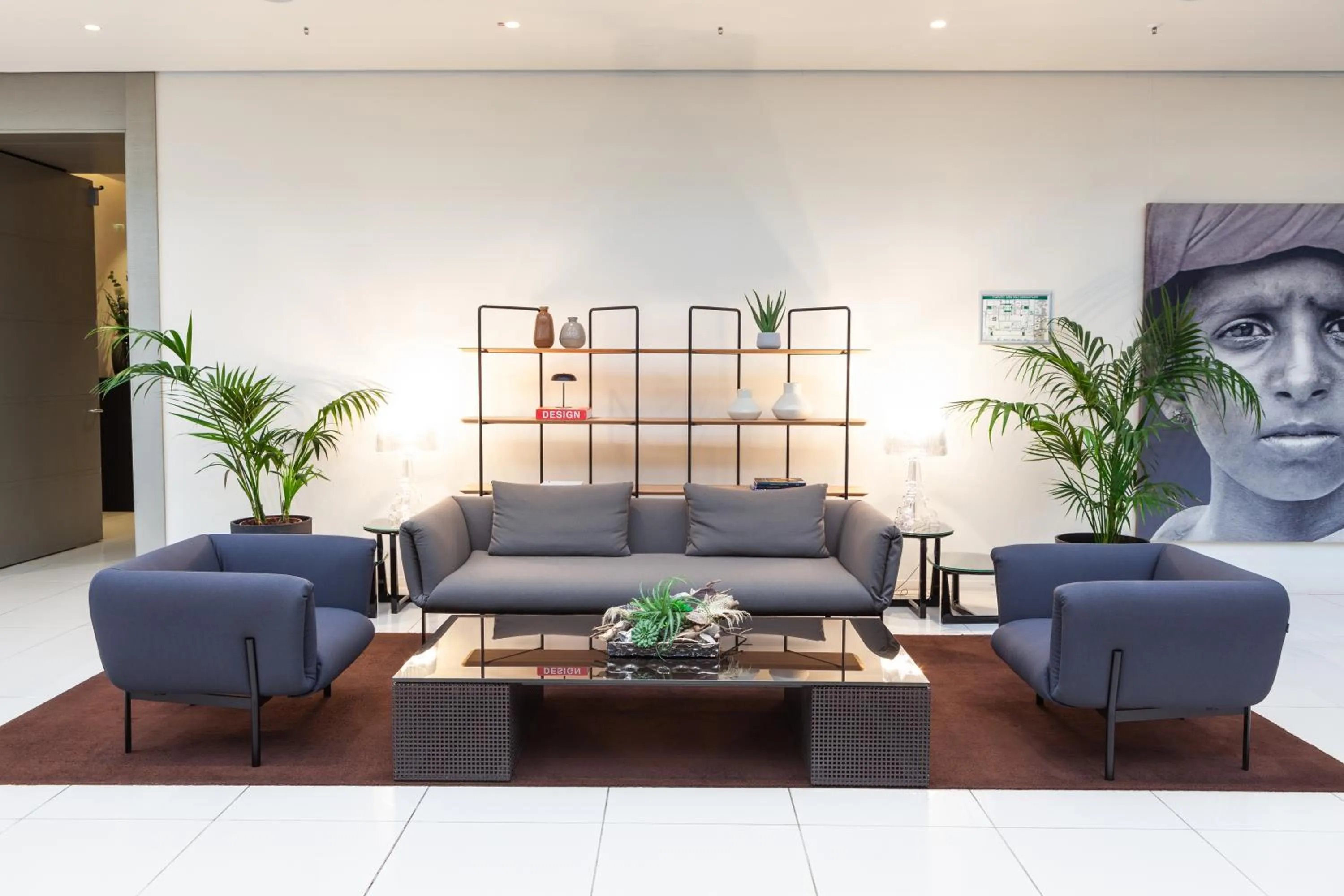 Lobby or reception in H10 Berlin Ku'Damm