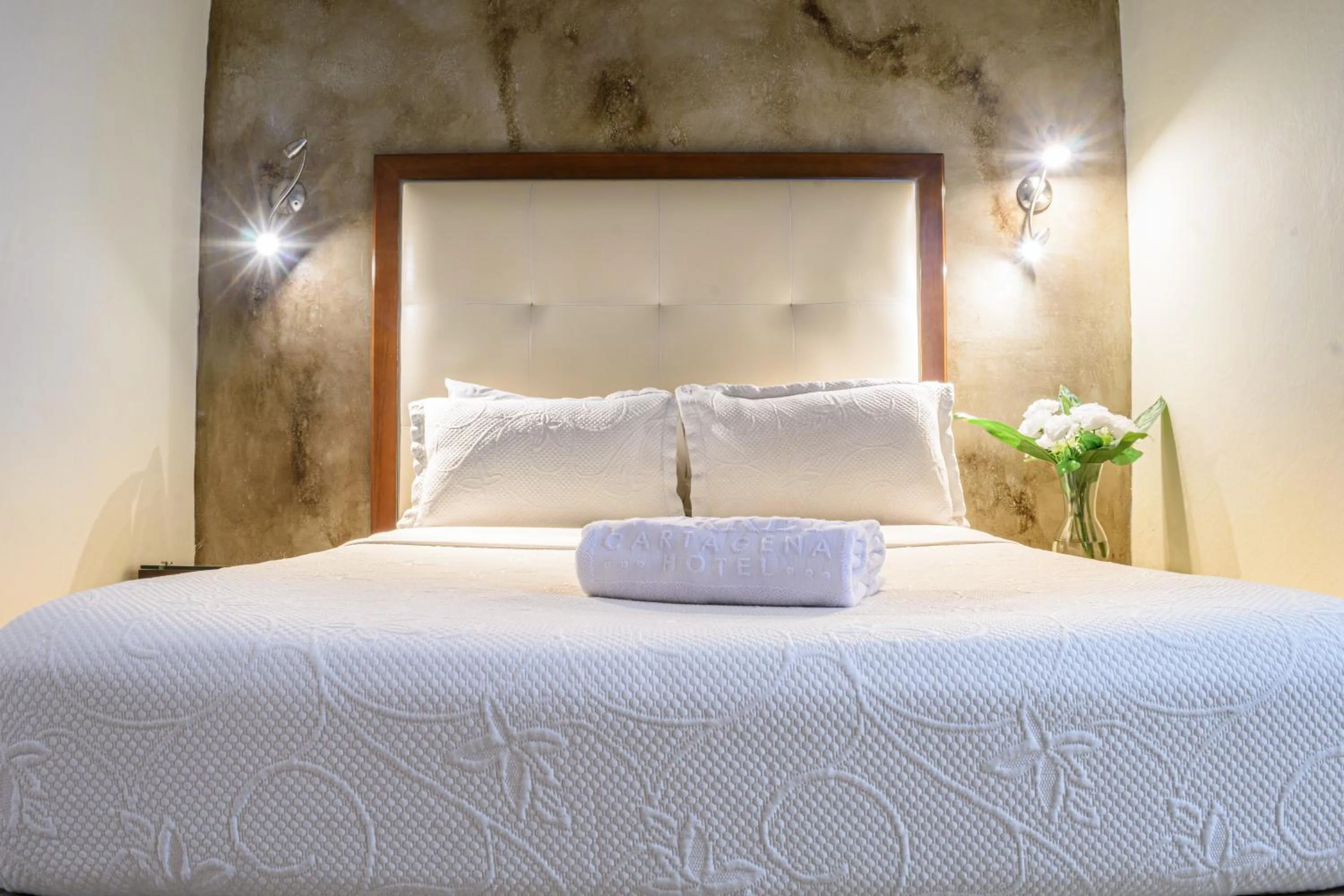 Photo of the whole room, Bed in Hotel Virrey Cartagena