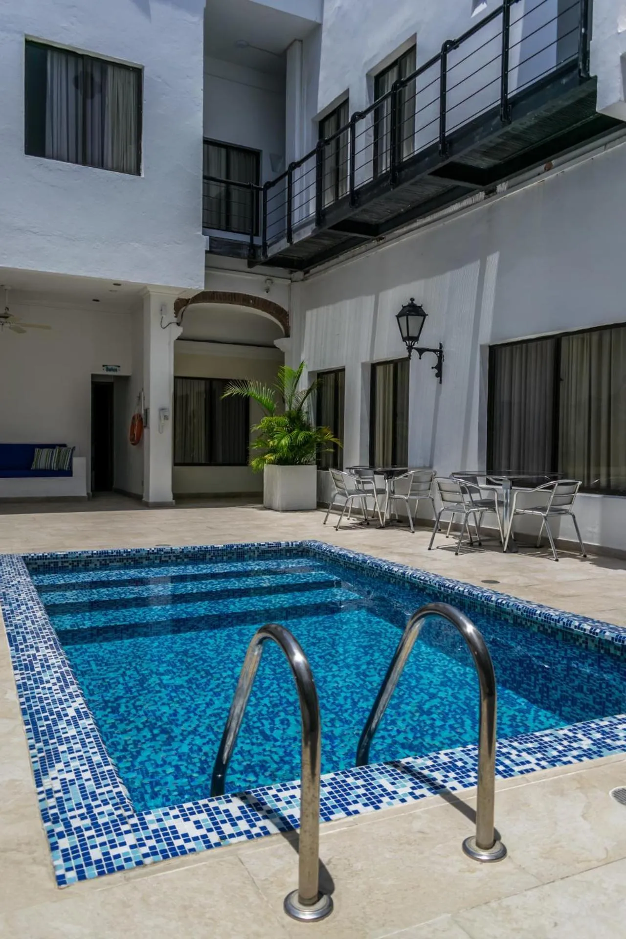 Swimming pool in Hotel Virrey Cartagena