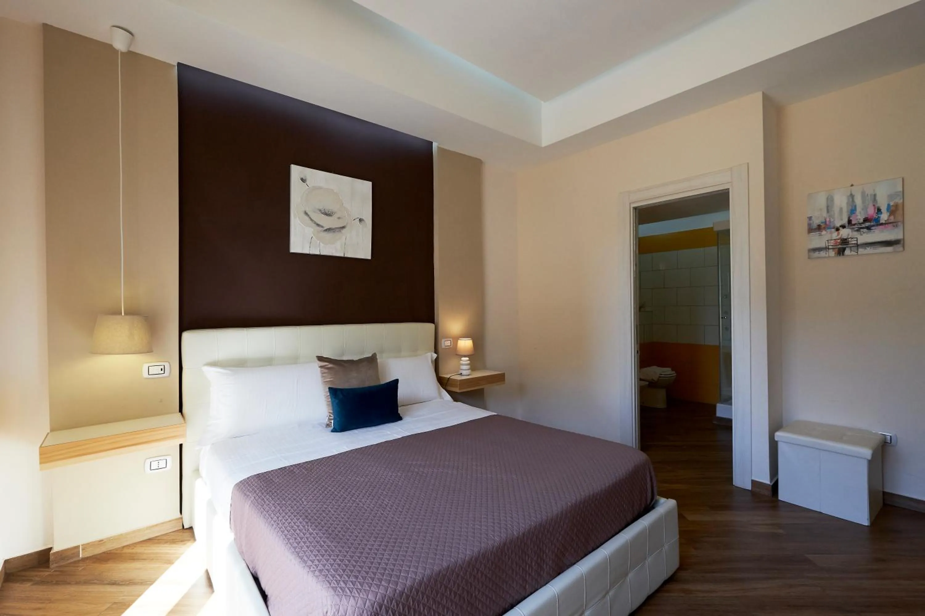 Photo of the whole room in 360 Hospitality