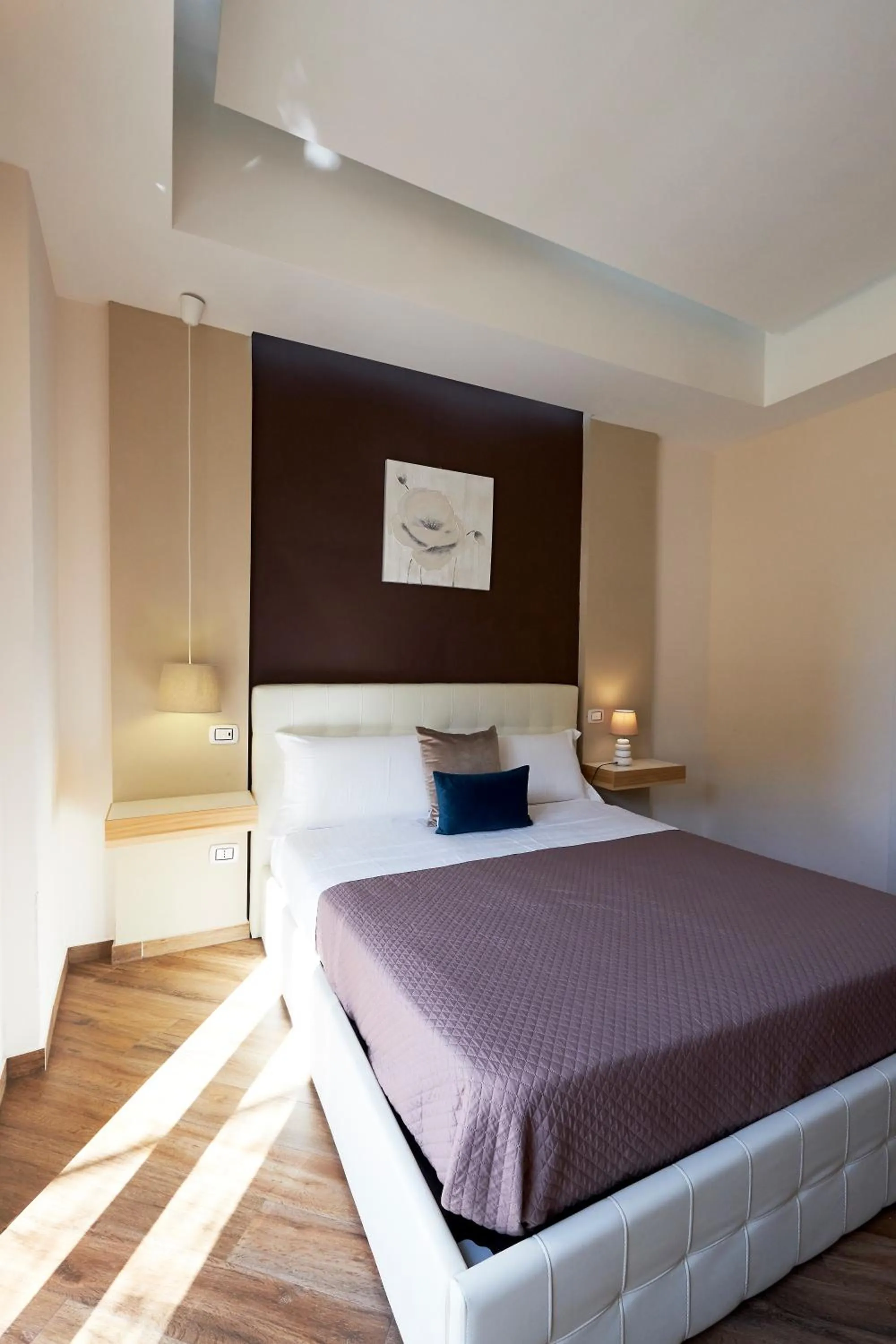 Photo of the whole room in 360 Hospitality