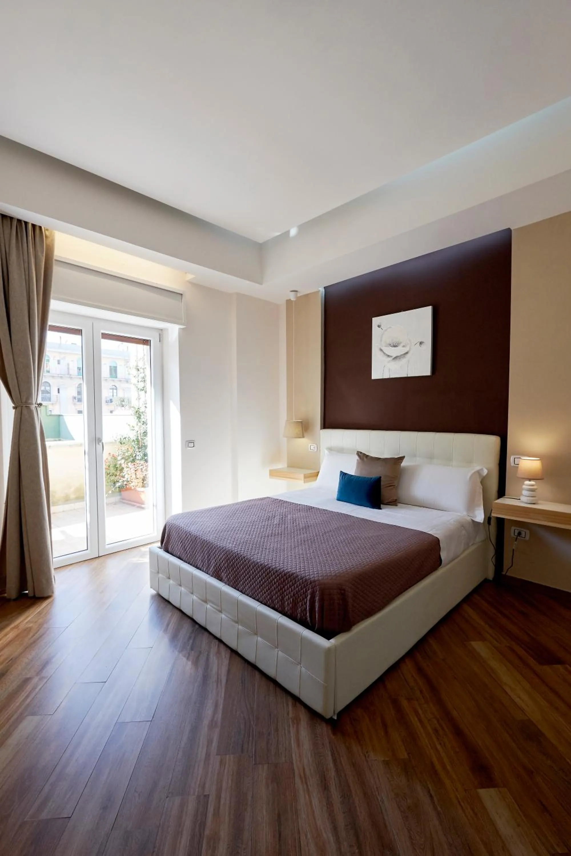 Photo of the whole room in 360 Hospitality