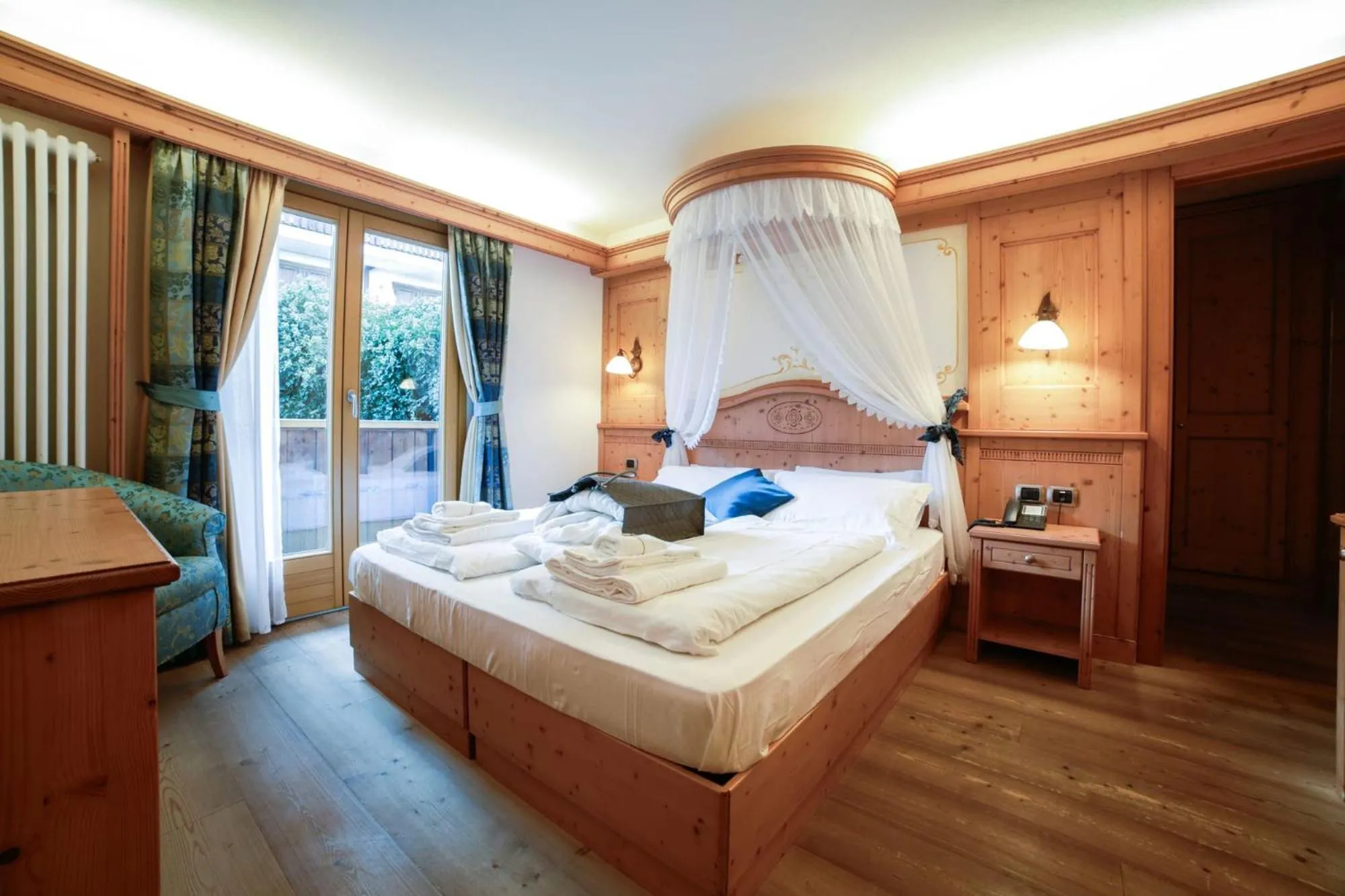 Bed in Nivis Hotel