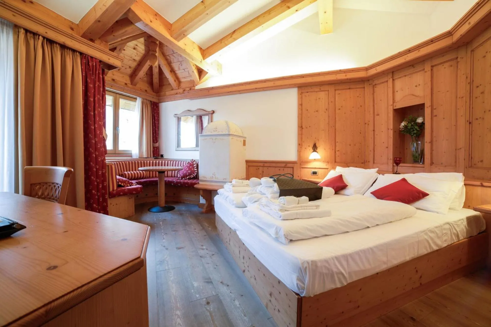 Bed in Nivis Hotel