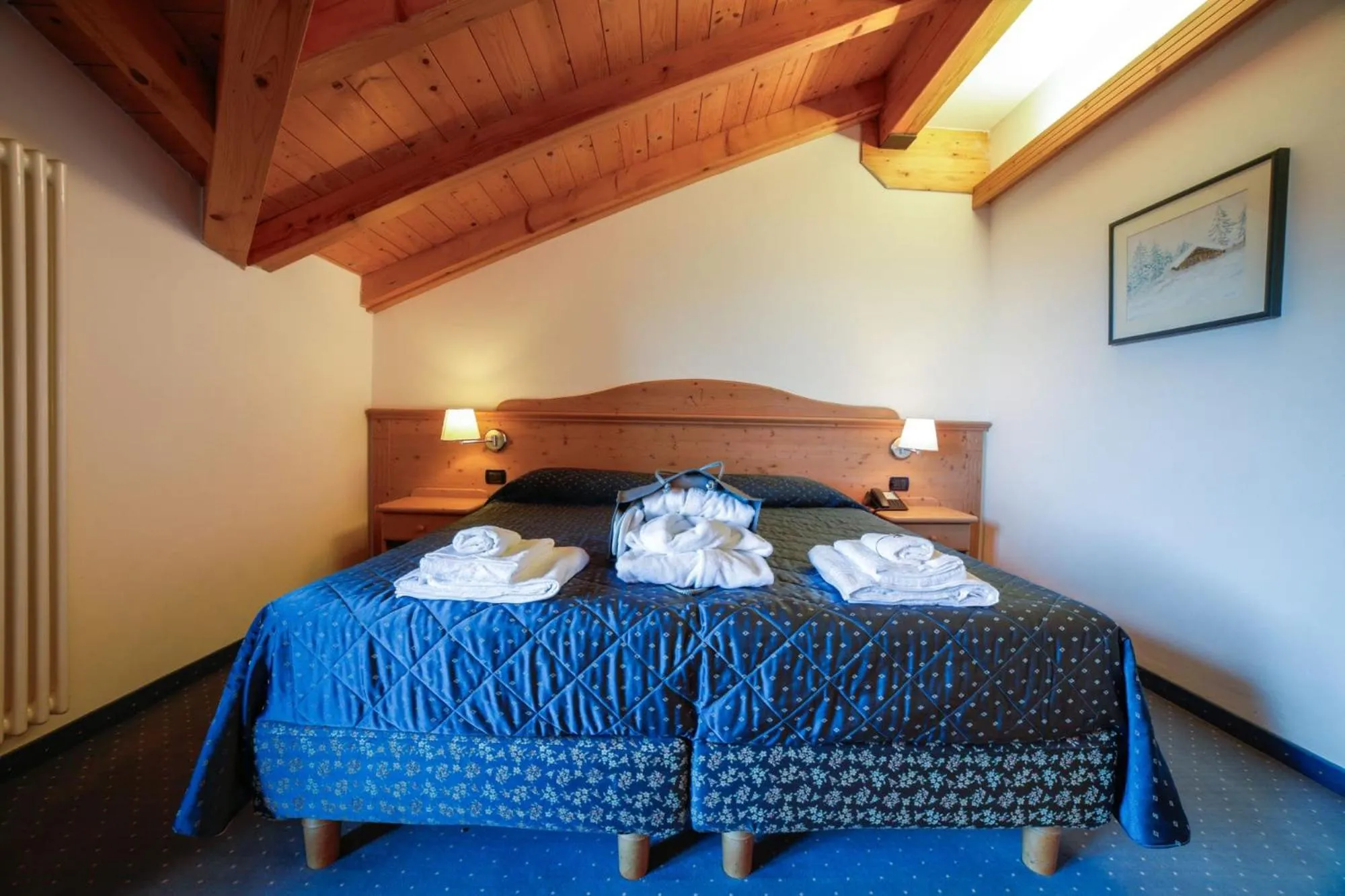 Bed in Nivis Hotel