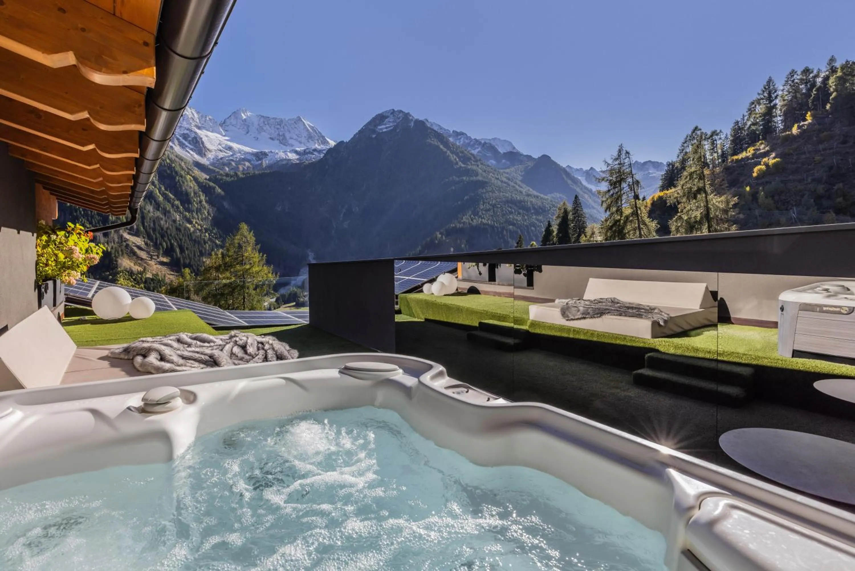 Hot Tub in Hotel Chalet Al Foss - Adults Only