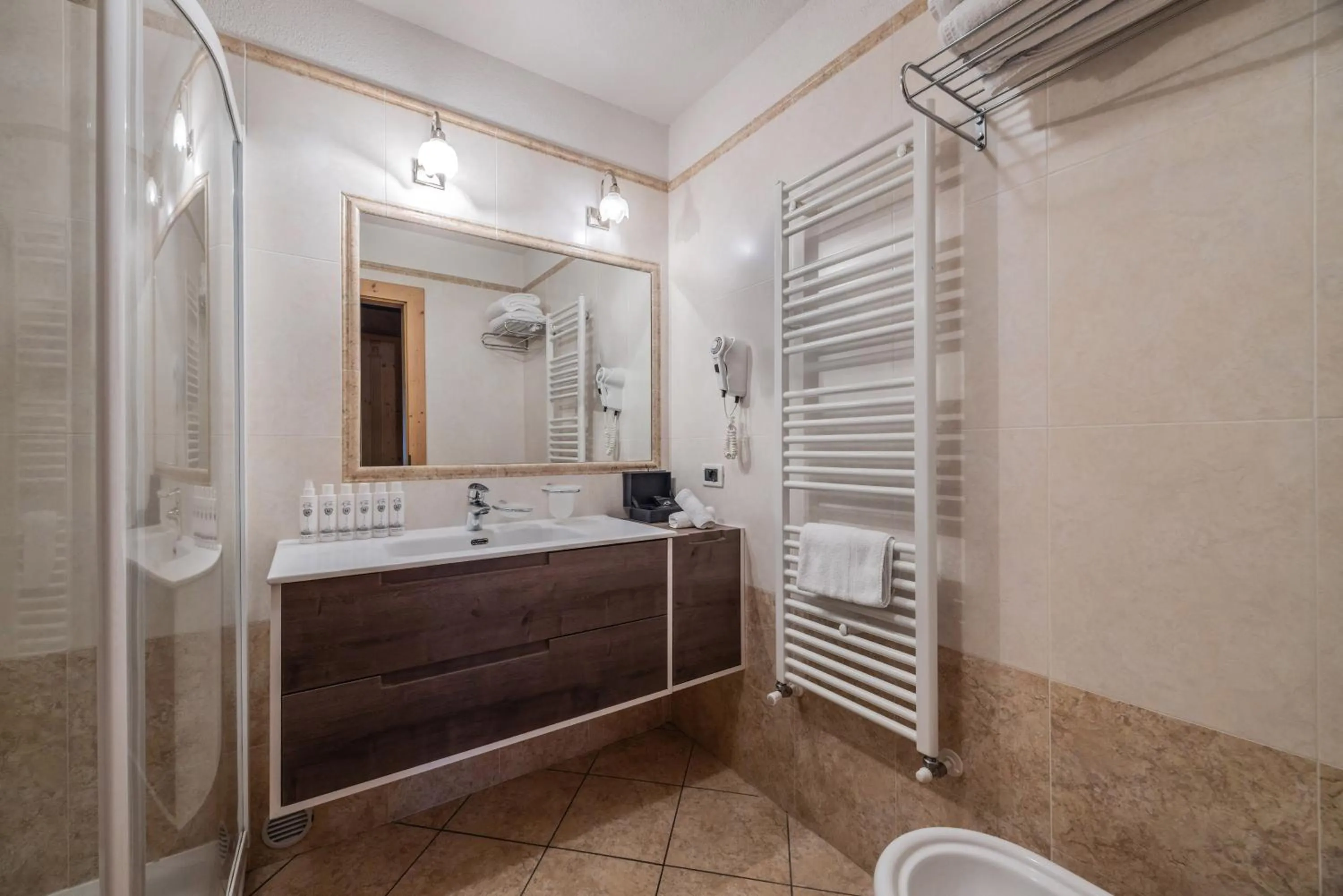 Bath in Hotel Chalet Al Foss - Adults Only