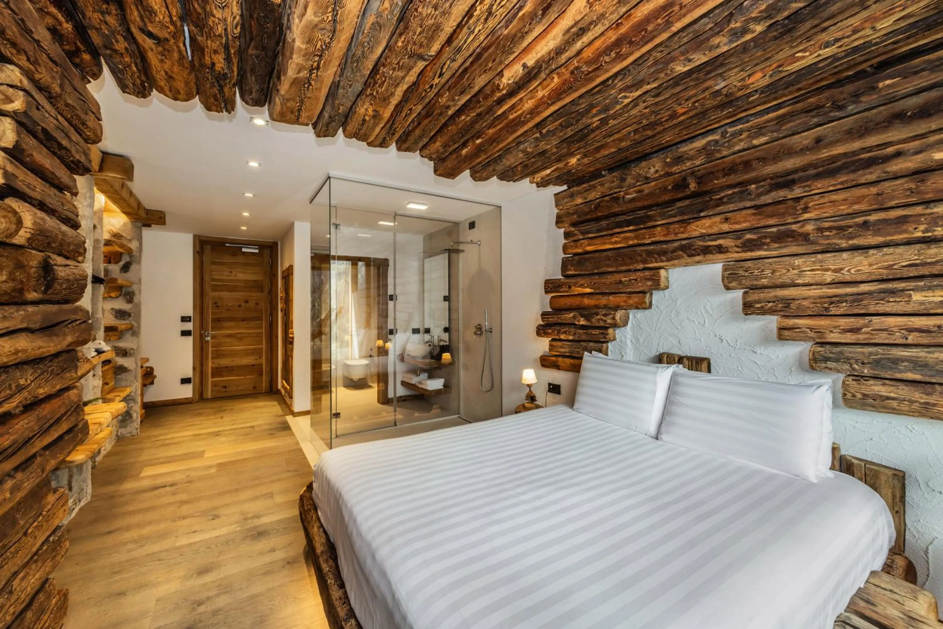 Bedroom, Bed in Hotel Chalet Al Foss - Adults Only