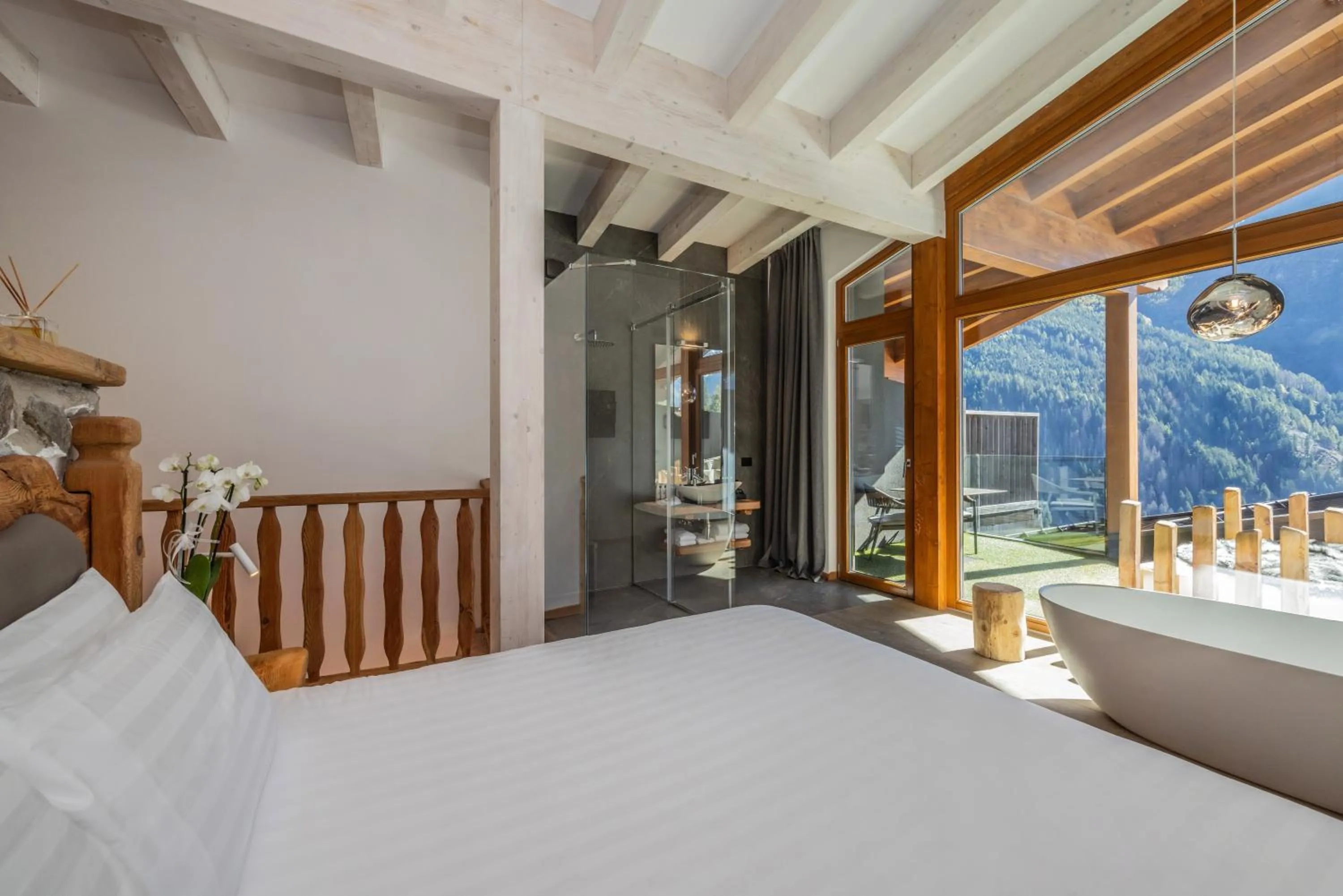 Bedroom, Bed in Hotel Chalet Al Foss - Adults Only
