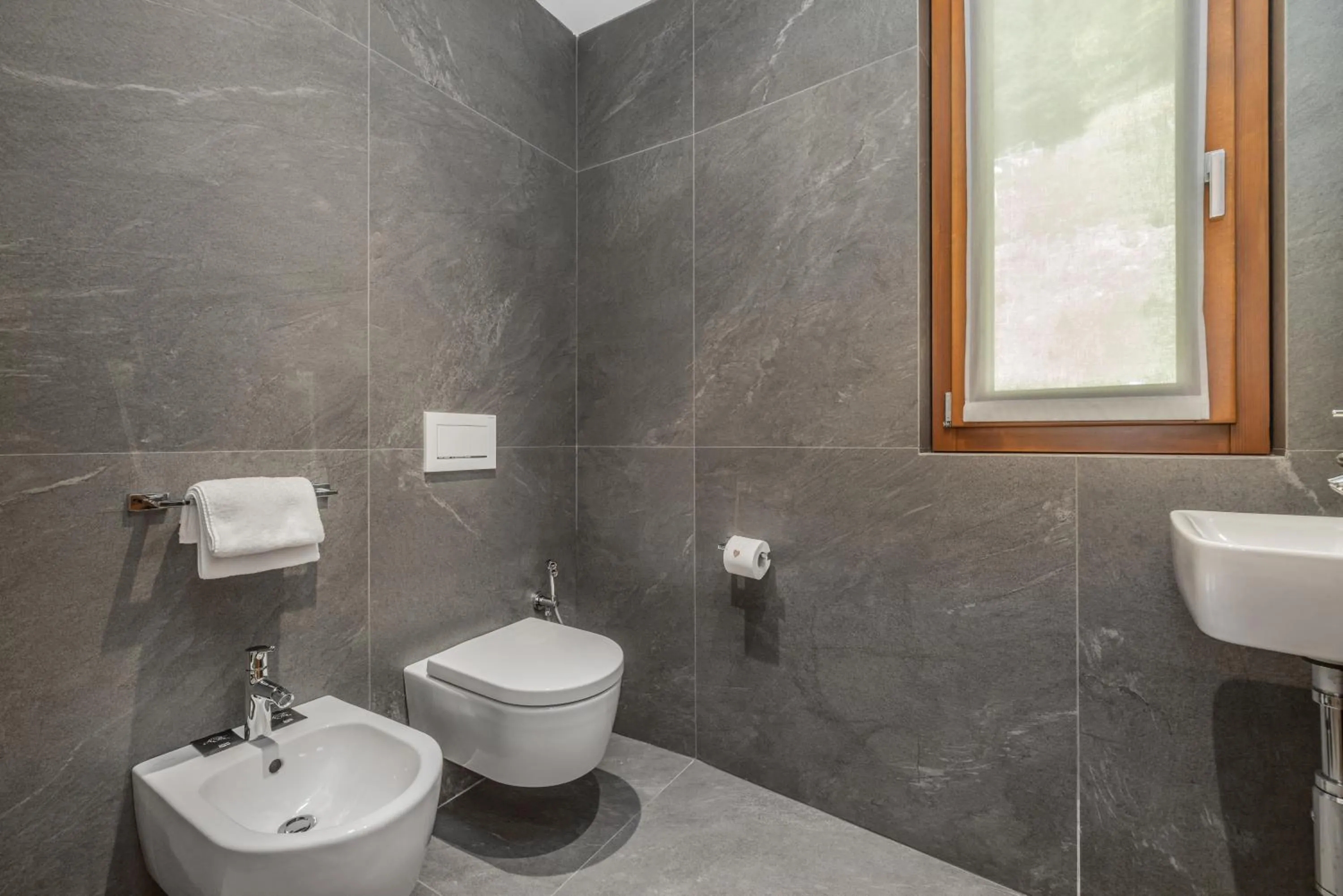 Toilet in Hotel Chalet Al Foss - Adults Only