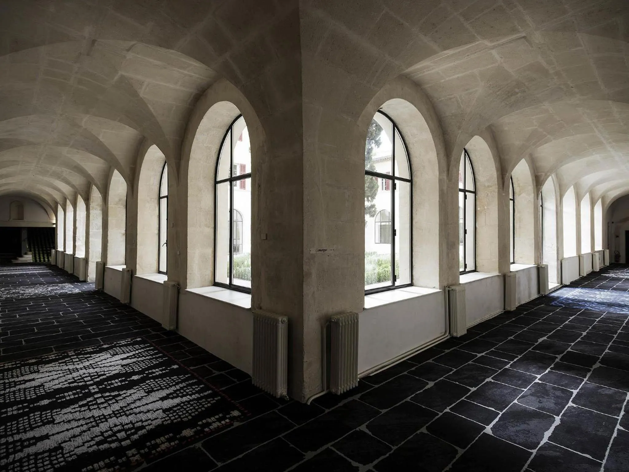 wedding in Jules César Hotel & Spa Arles - MGallery Collection