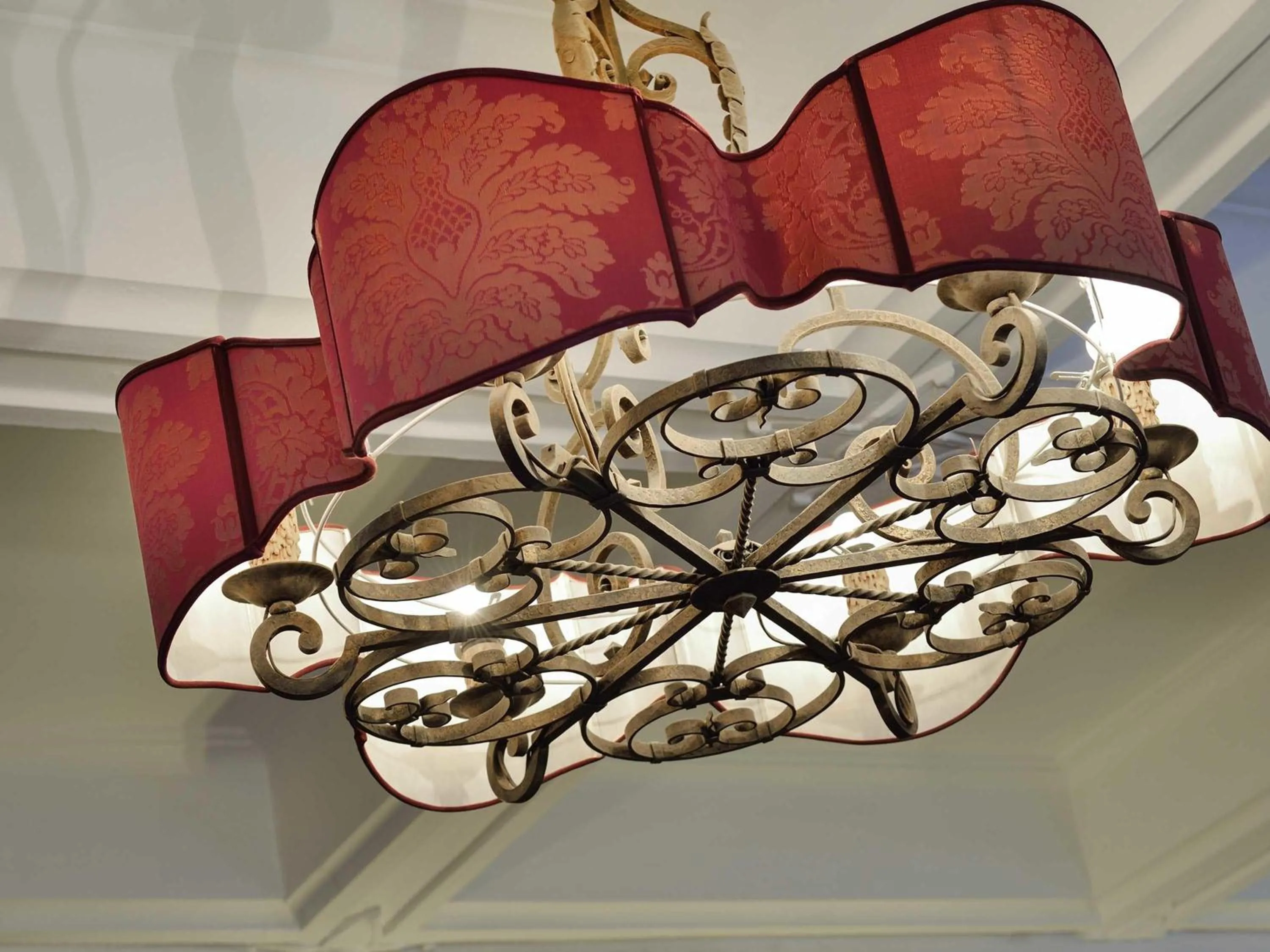 Restaurant/places to eat in Jules César Hotel & Spa Arles - MGallery Collection