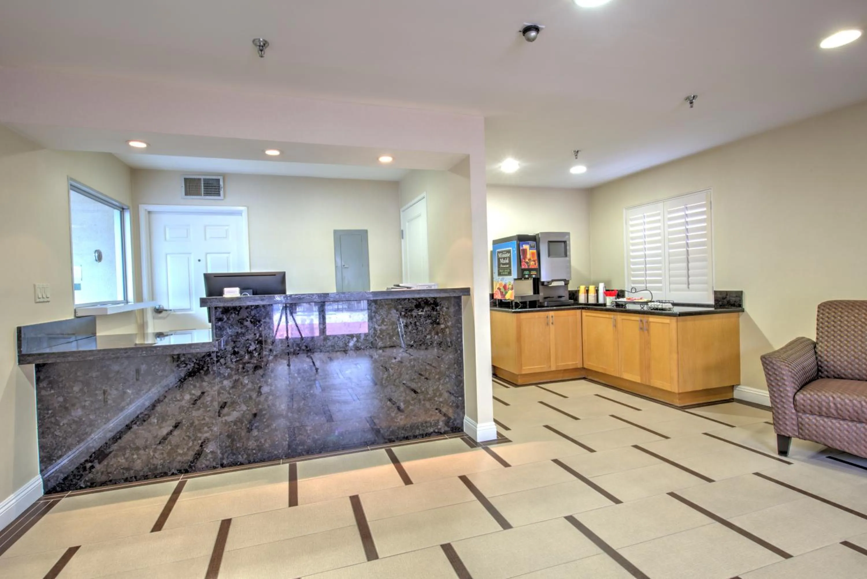 Lobby or reception in Burbank Inn and Suites