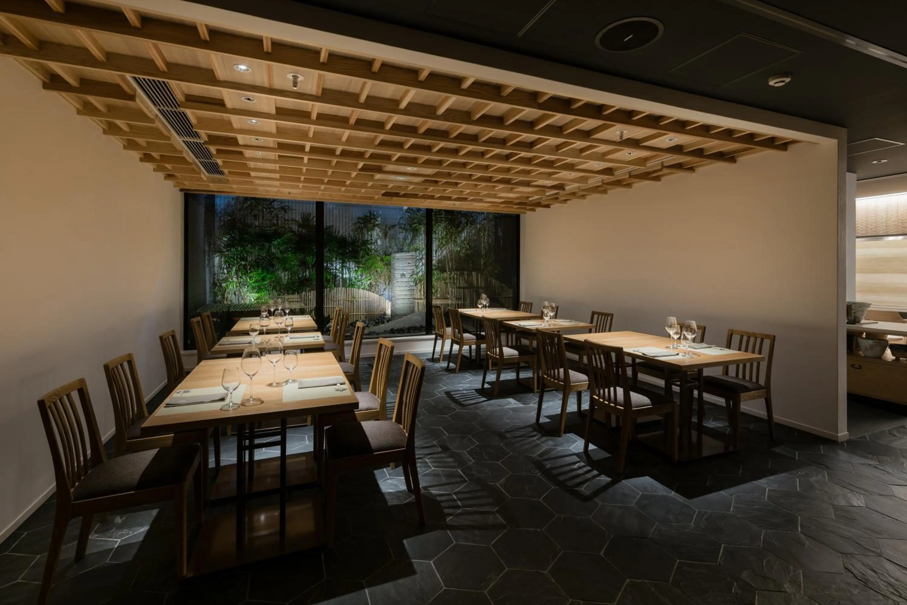 Restaurant/places to eat in hotel kanra kyoto