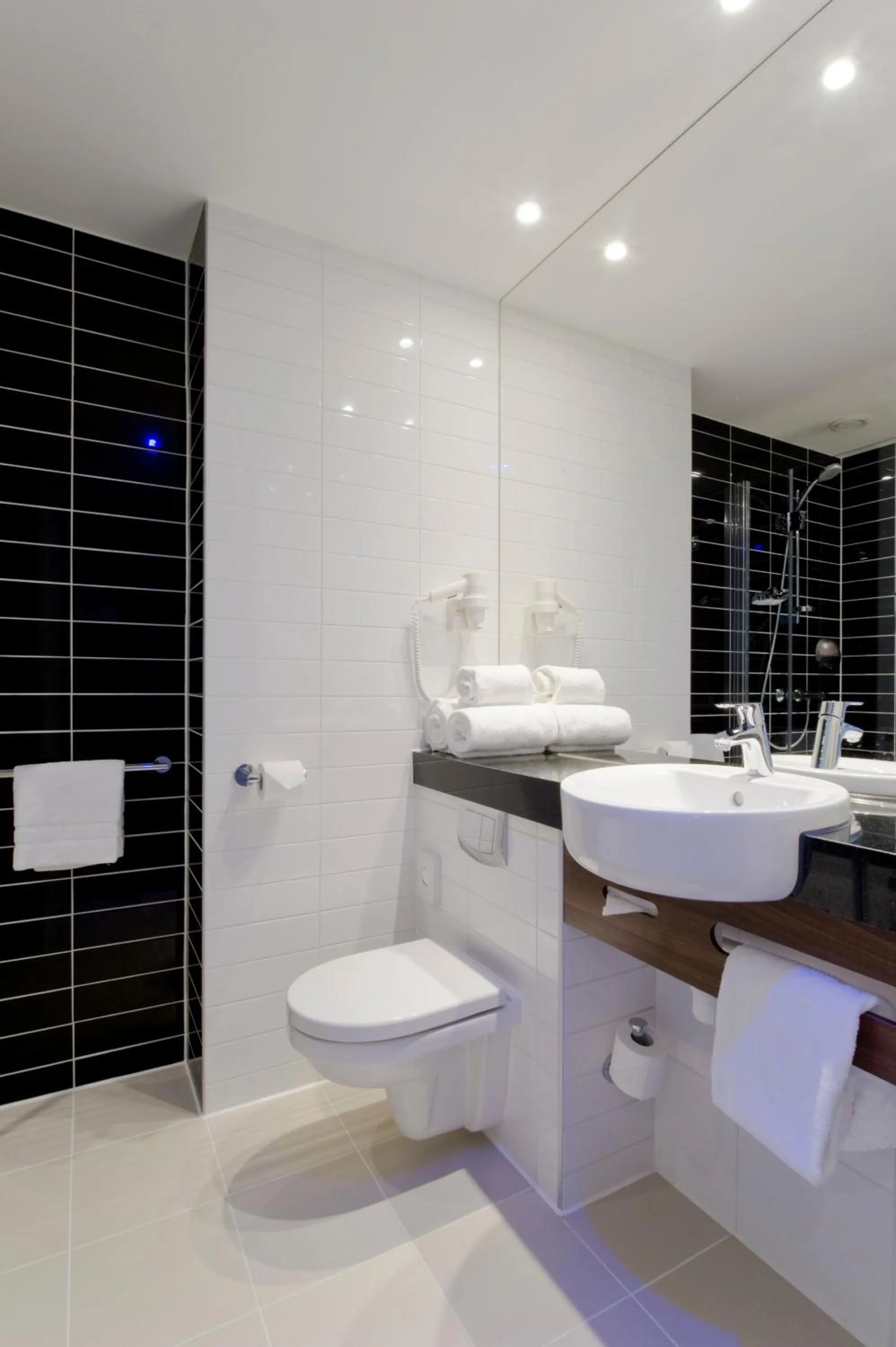 Toilet in Holiday Inn Express Amsterdam - Schiphol by IHG
