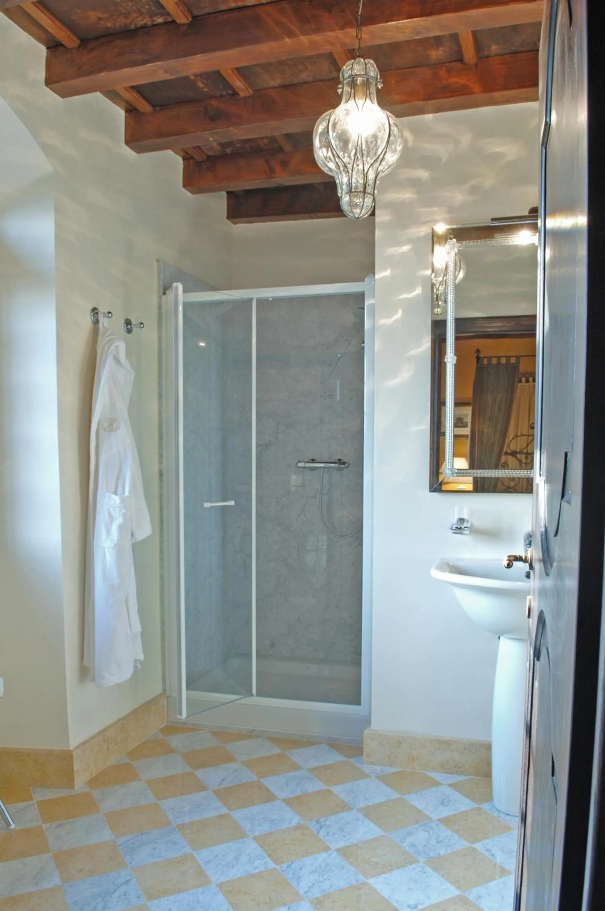 Bathroom in Hotel Torre di San Martino