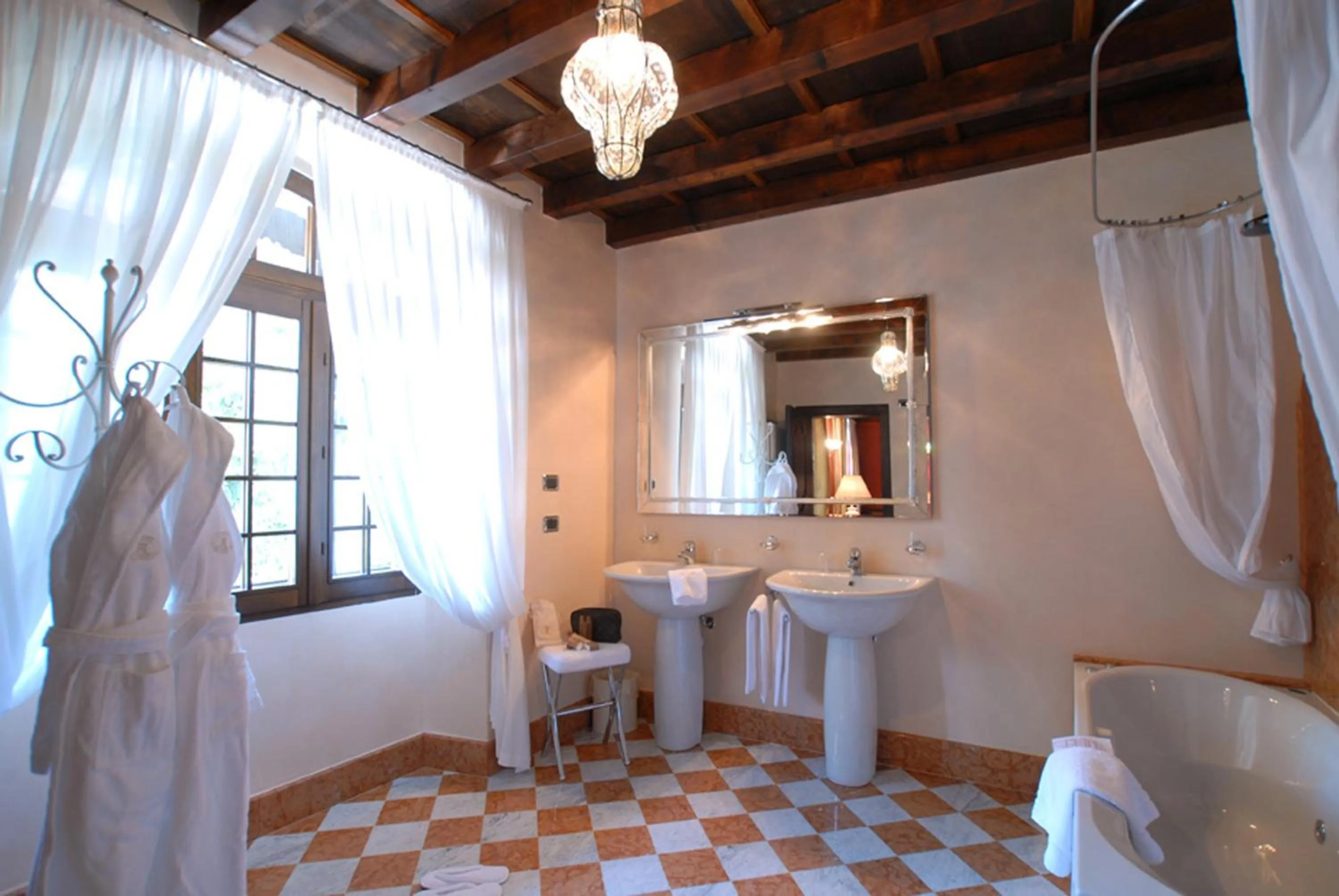 Bathroom in Hotel Torre di San Martino