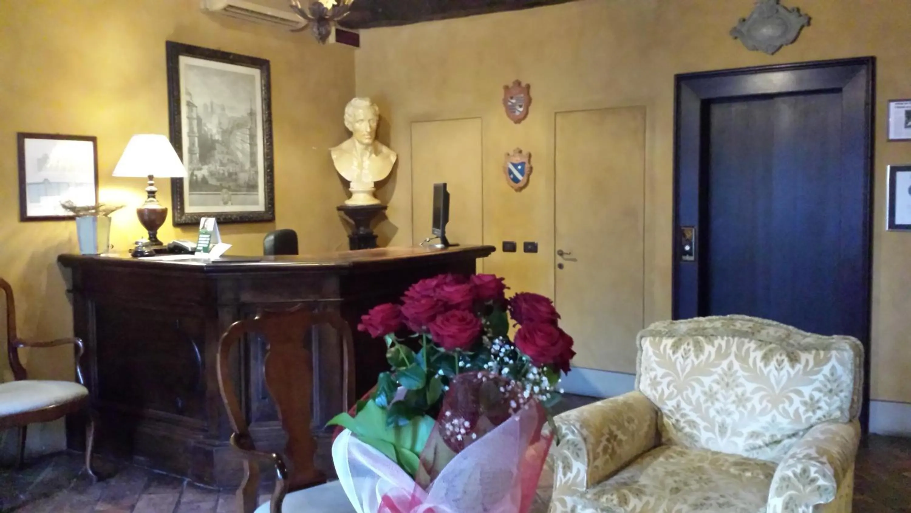 Lobby or reception in Hotel Torre di San Martino