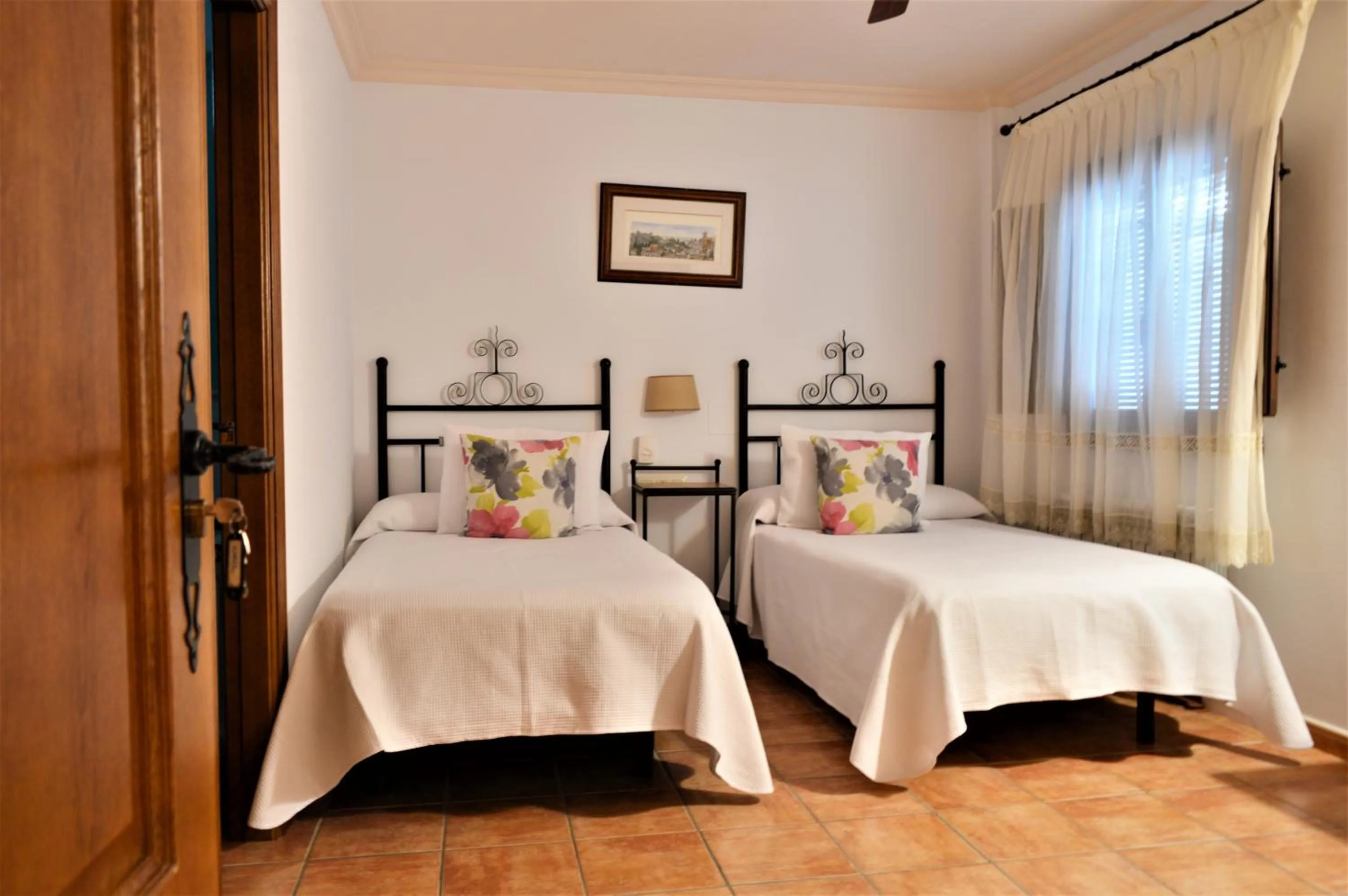 Toilet, Bed in Hotel Rural Alfajía de Antonio