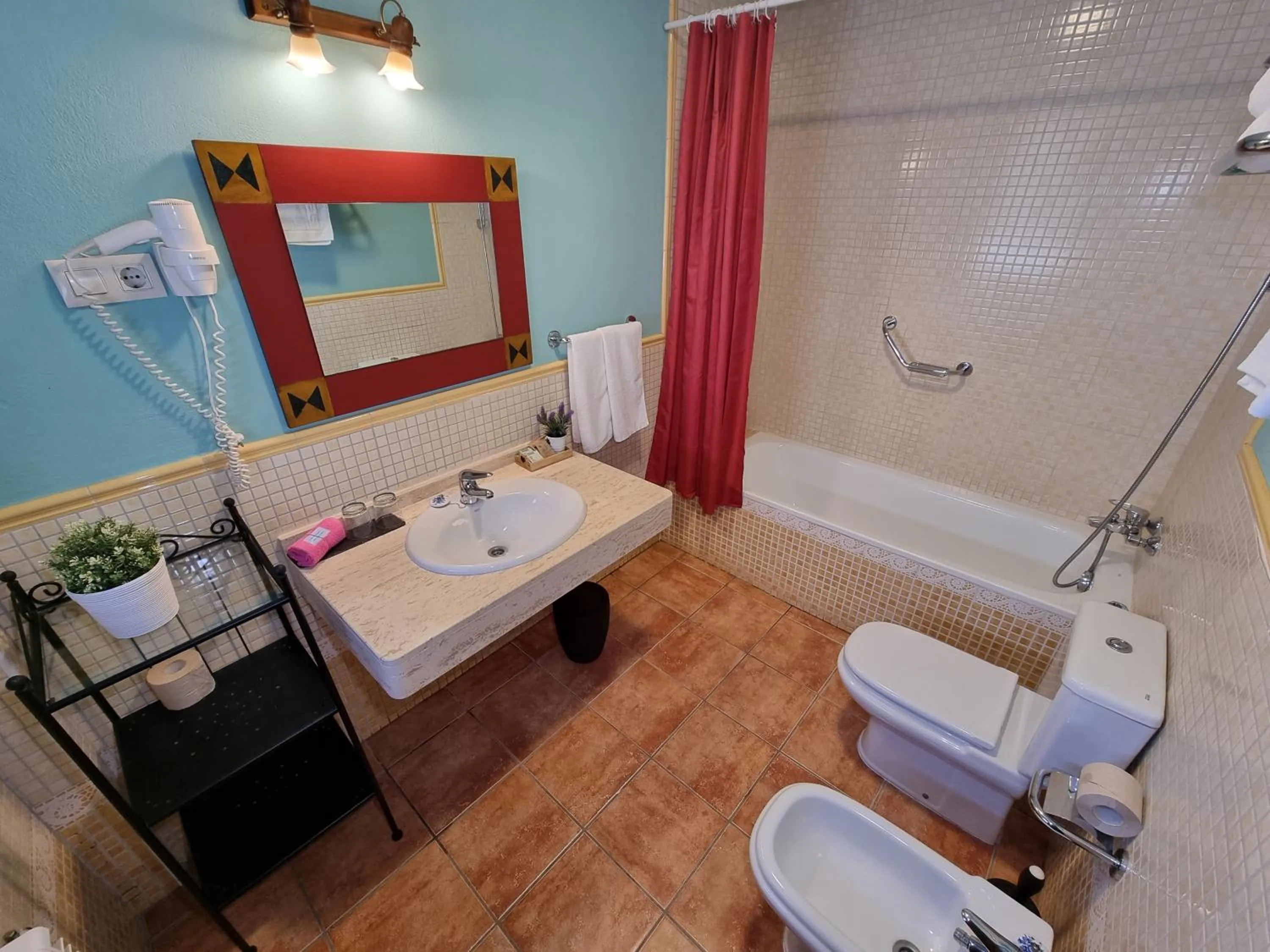 Toilet in Hotel Rural Alfajía de Antonio