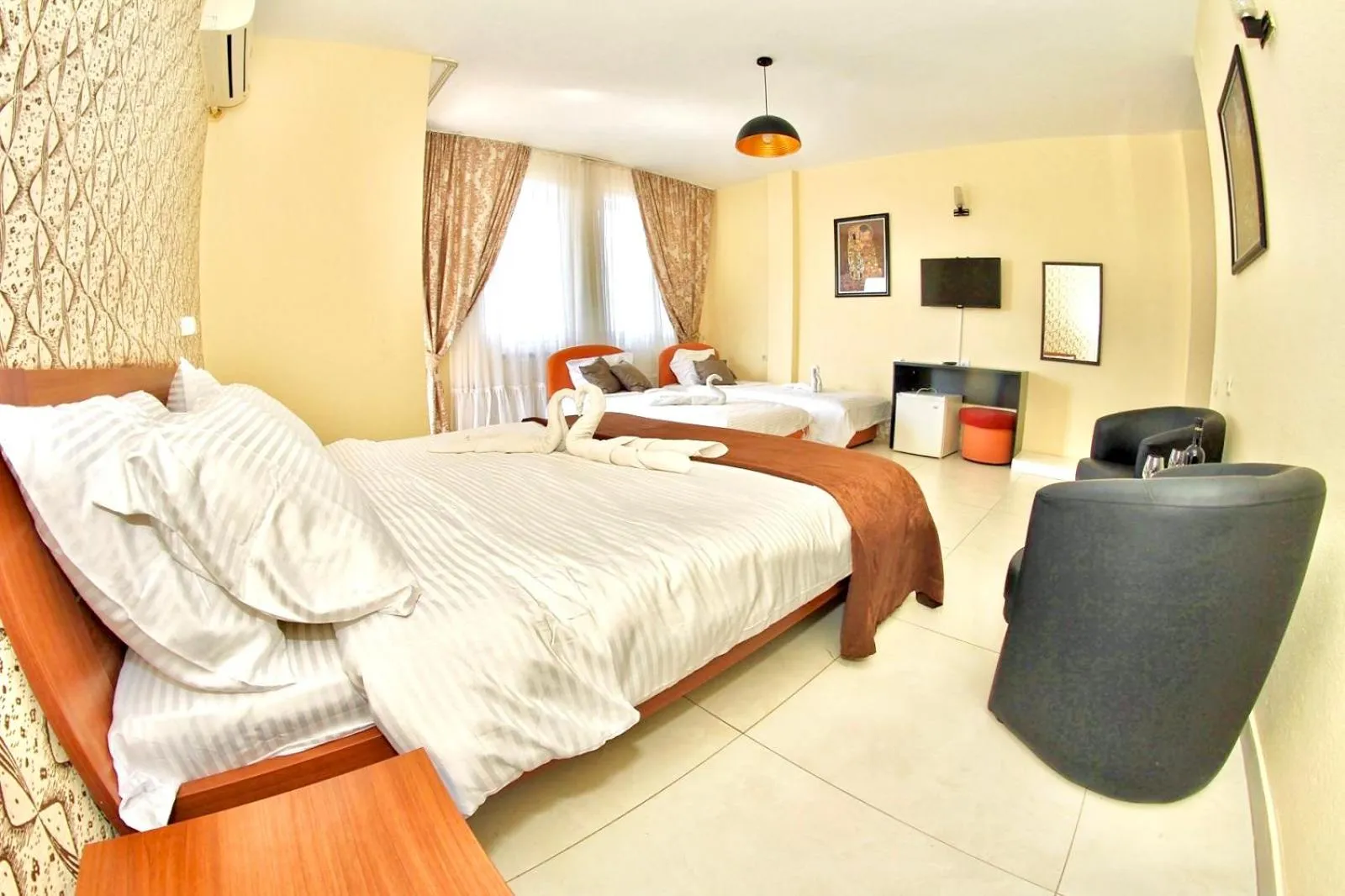 Bed in Hotel Lagadin