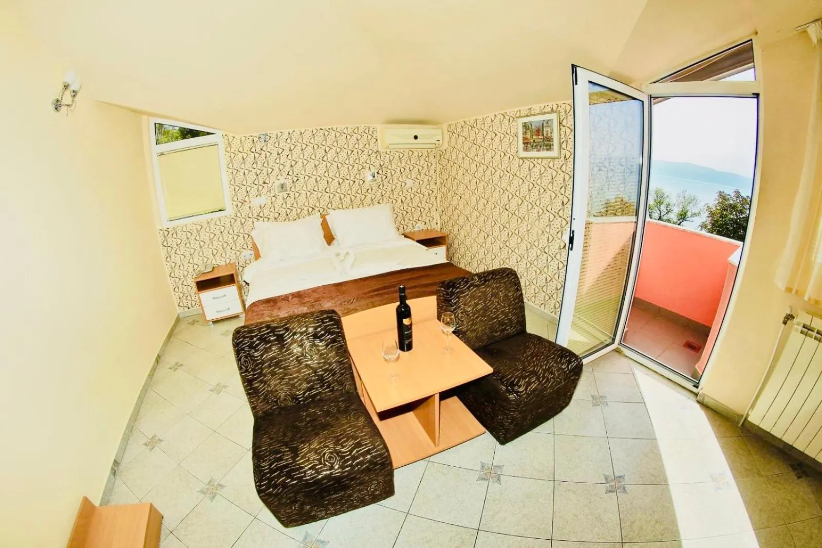 Bed in Hotel Lagadin