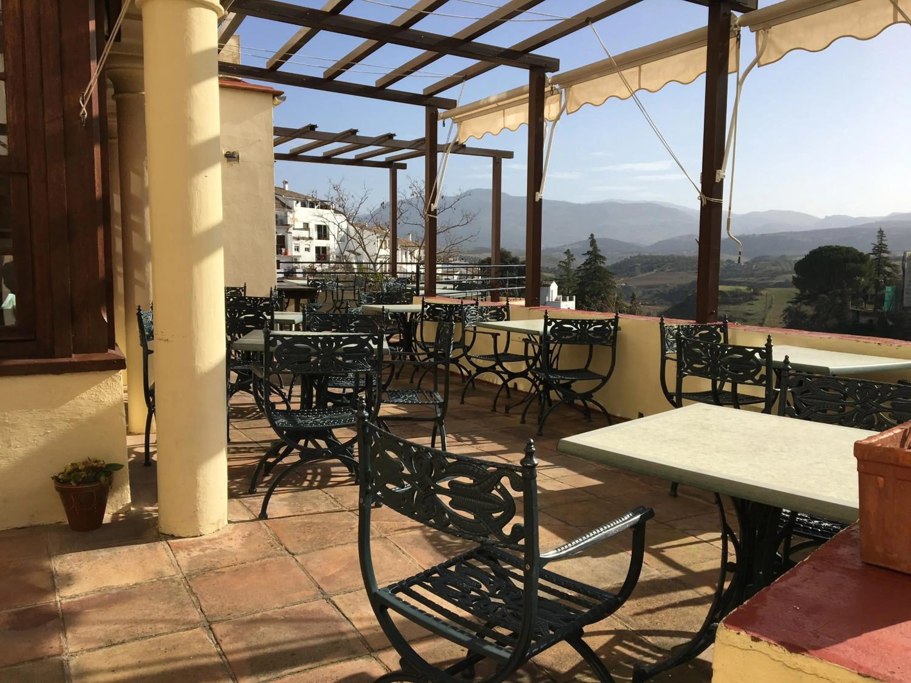 Restaurant/places to eat in Hotel Don Miguel