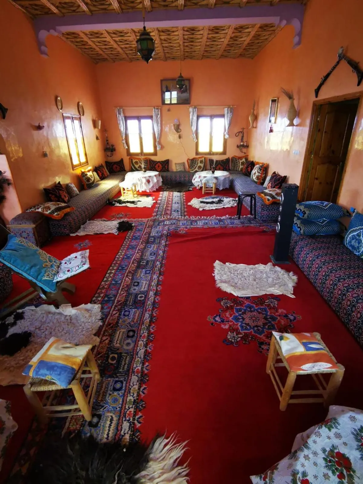 Dining area in Kasbah Elmehdaoui