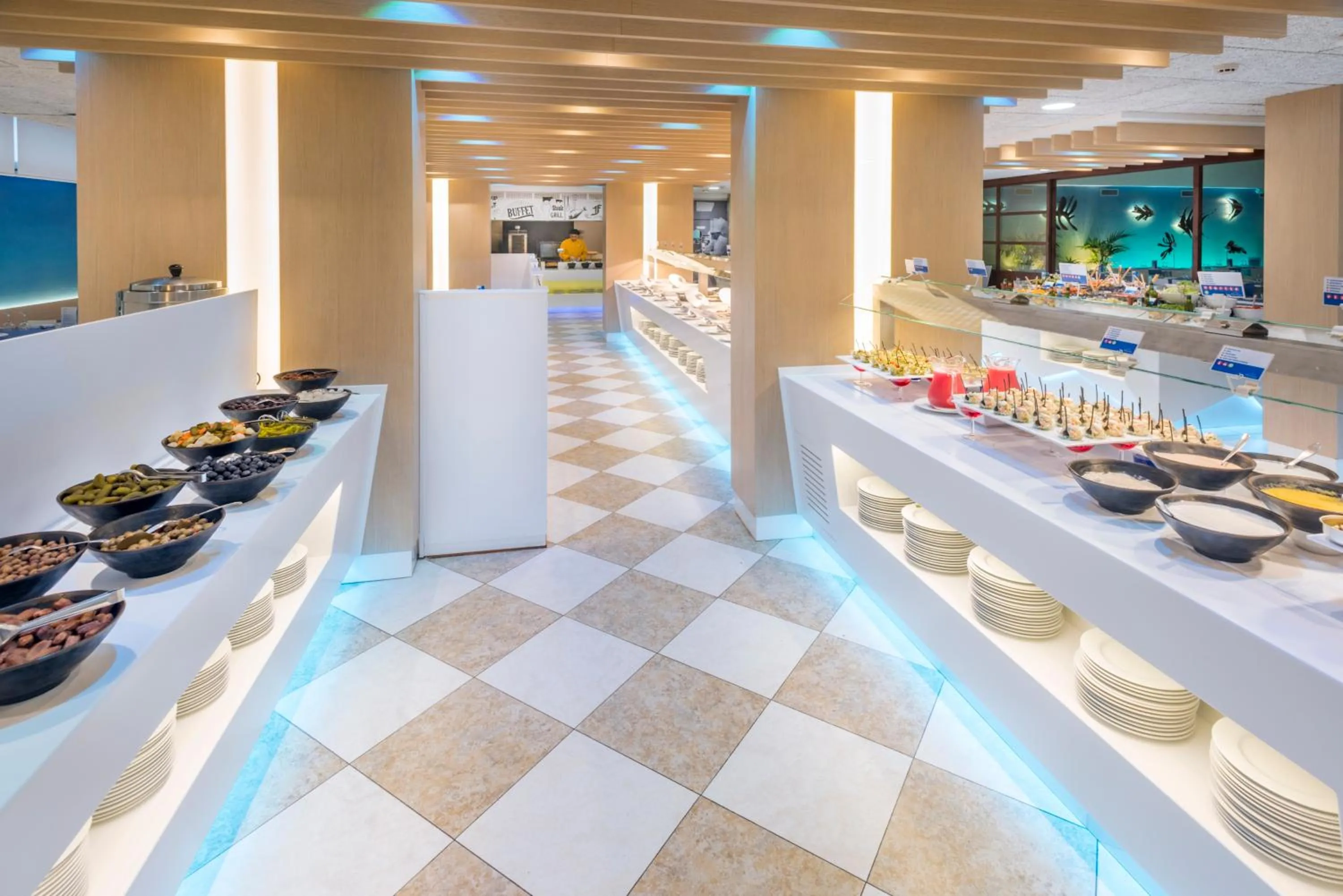 Restaurant/places to eat in Hotel Montemar Maritim