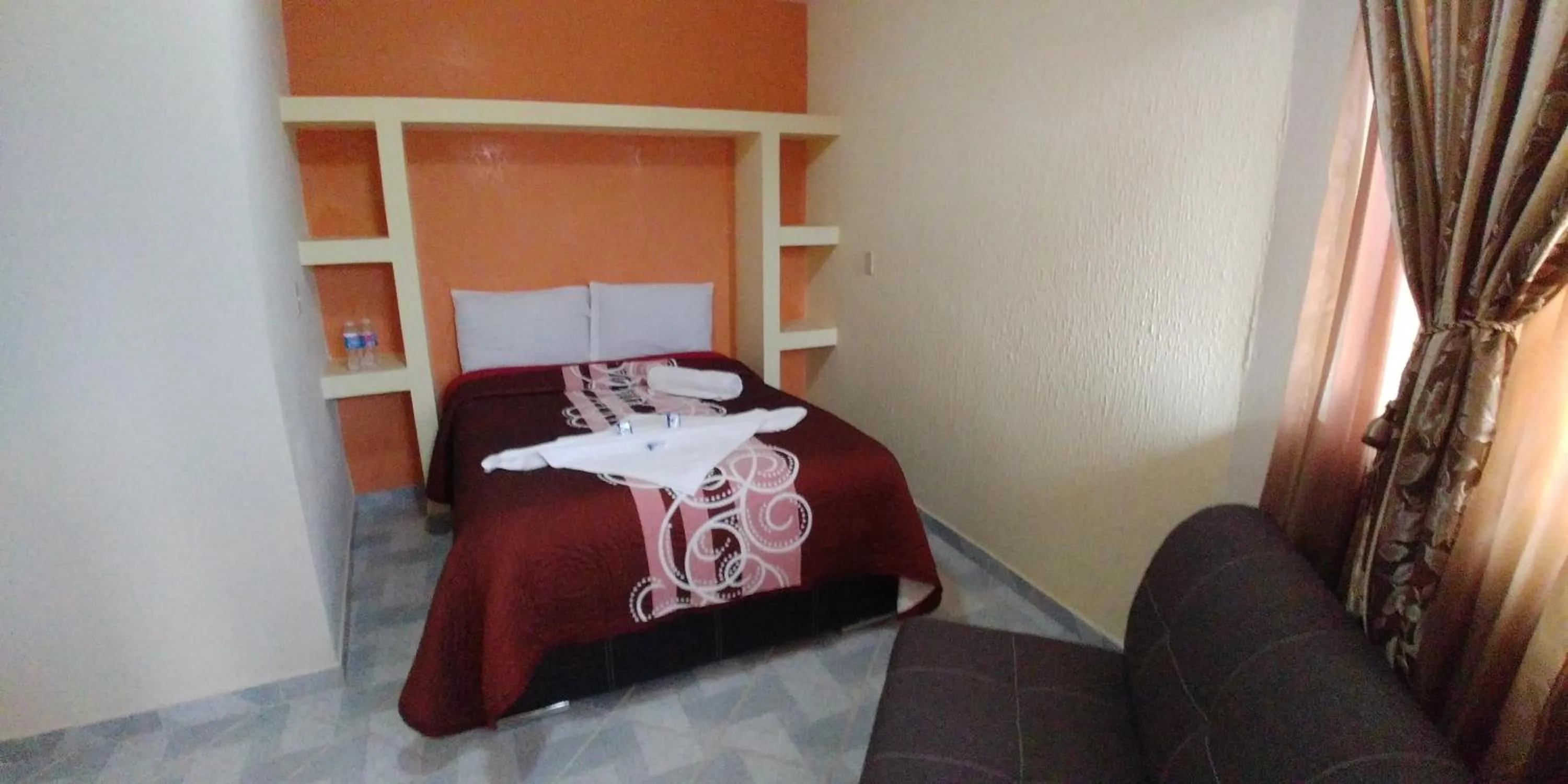 Bed in Hotel Roseville