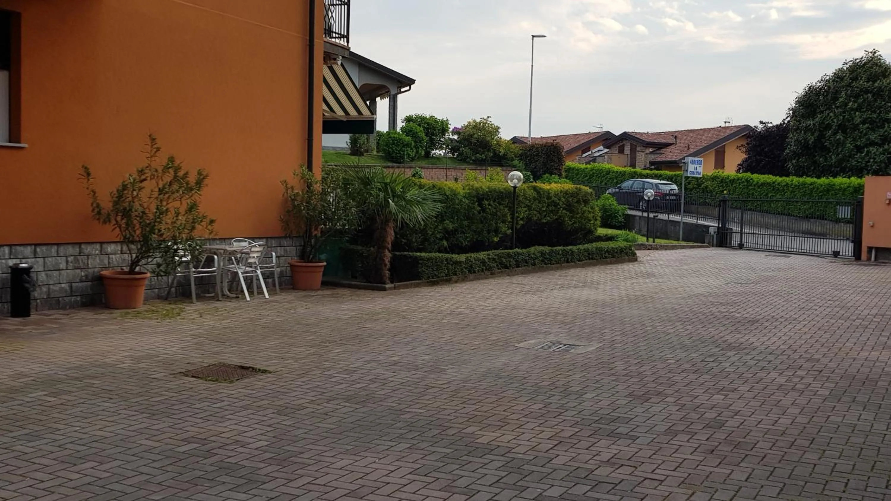 Facade/entrance in La Collina