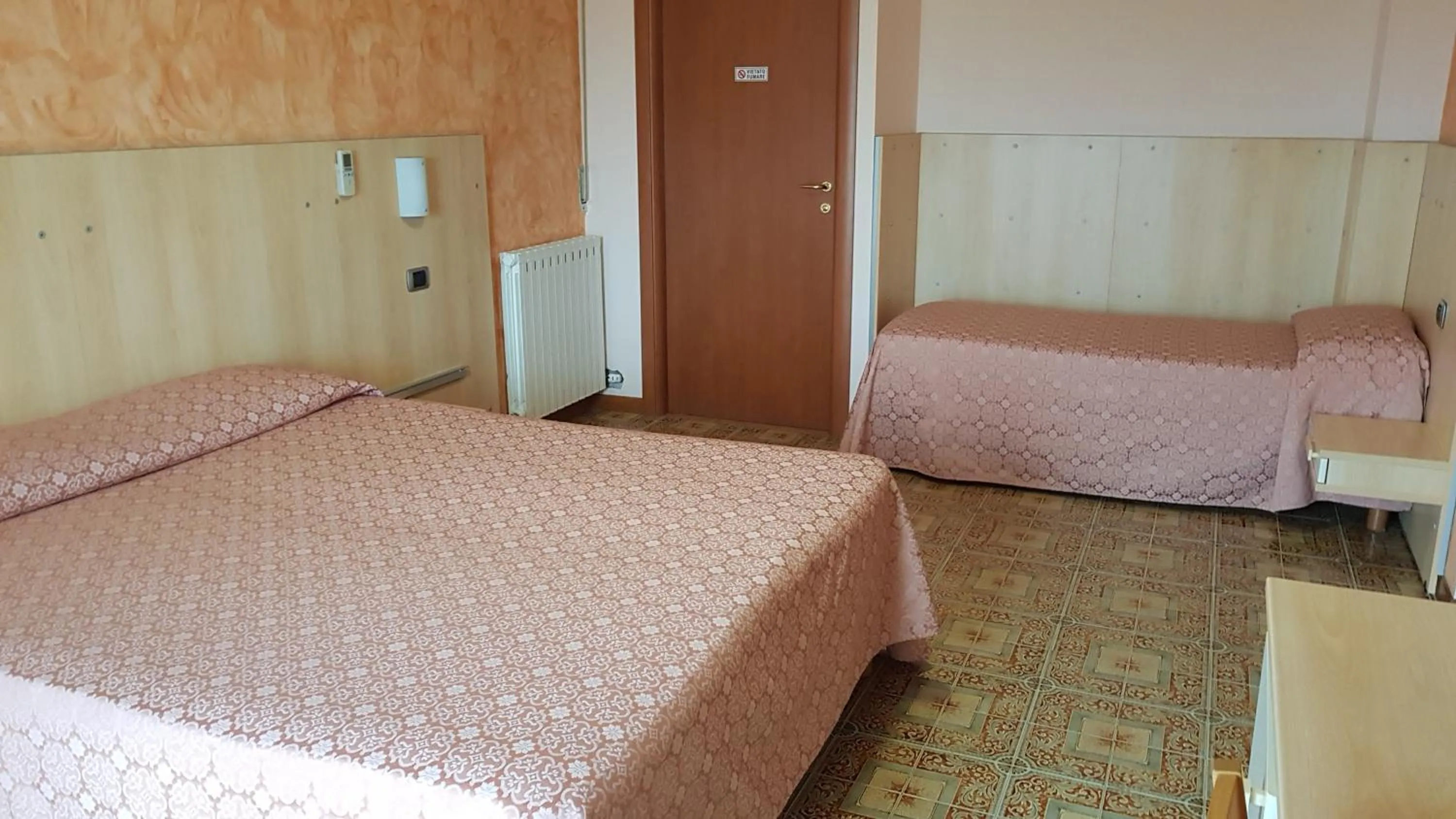 Photo of the whole room, Bed in La Collina