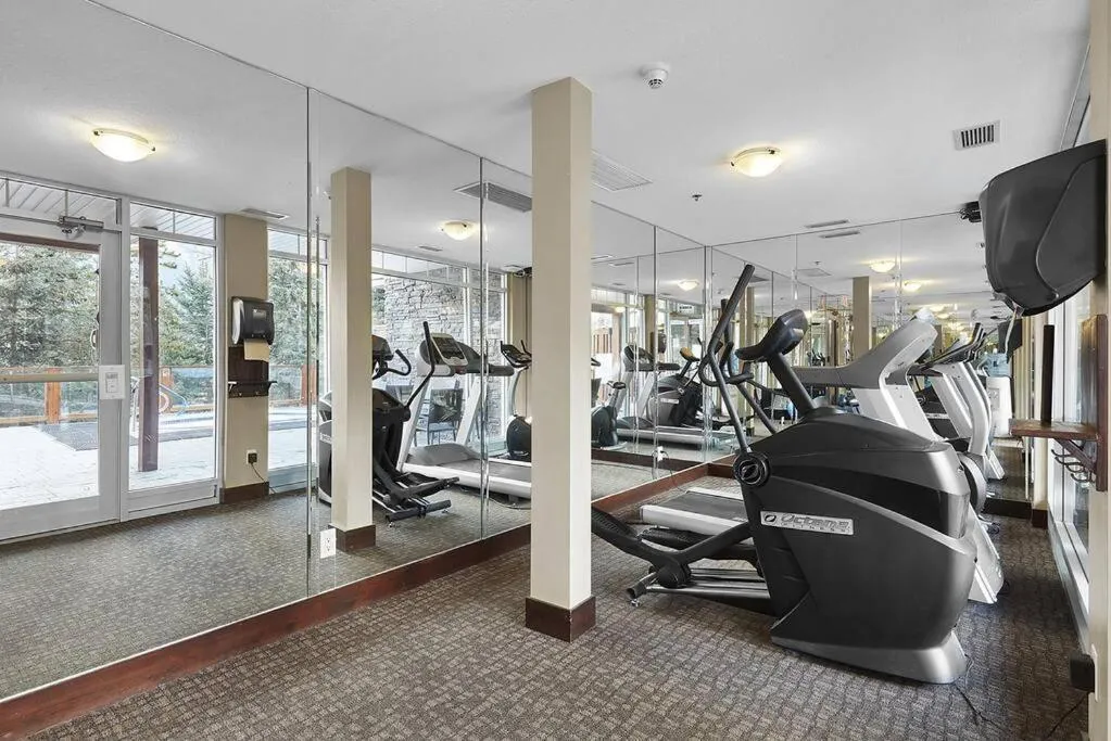 Mountain View Escape with open hot tub, Views!!