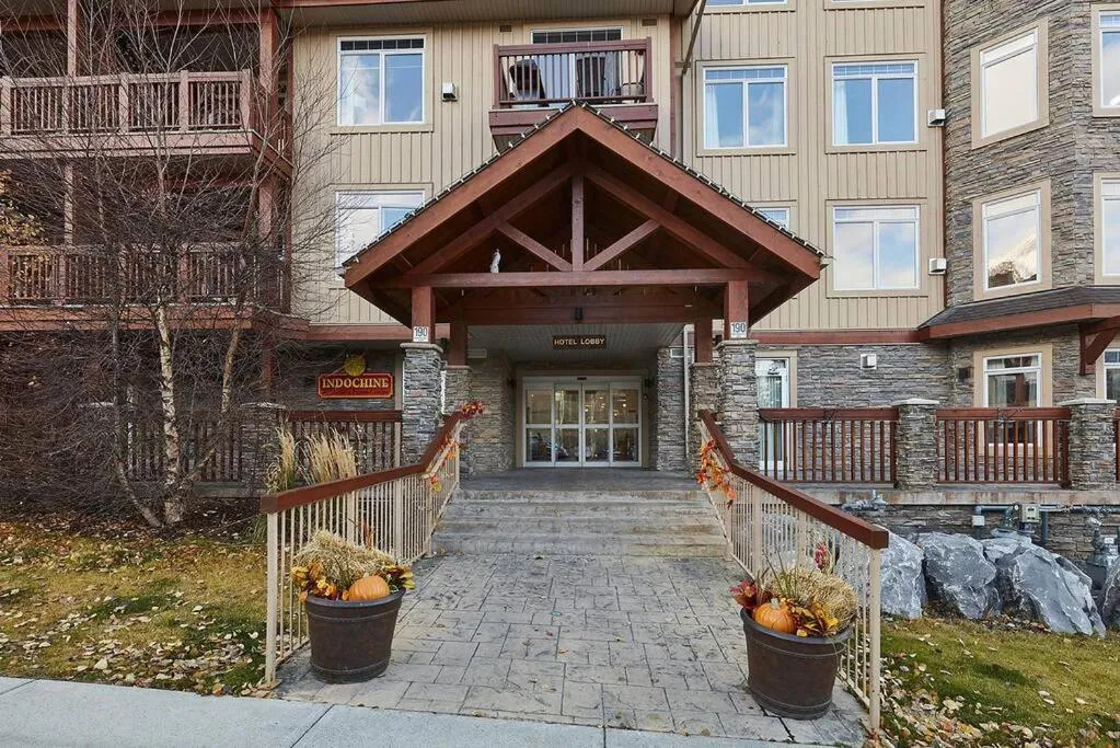 Mountain View Escape with open hot tub, Views!!