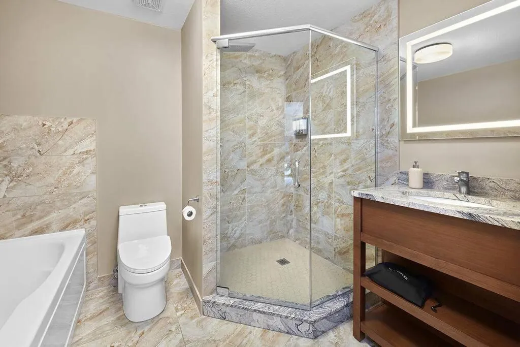 Mountain View Escape with open hot tub, Views!!