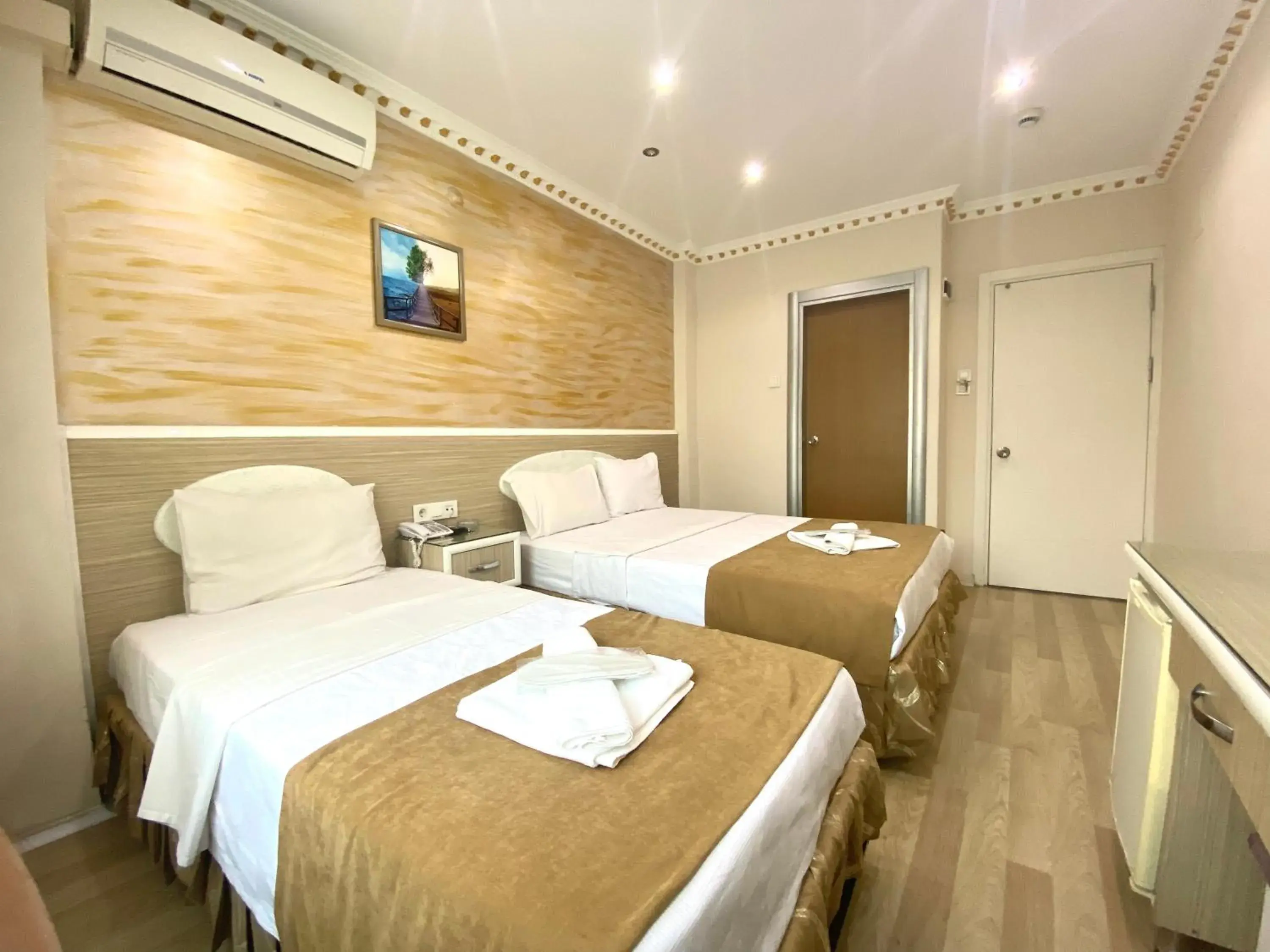 Standard Double Room in Grand Oral Hotel Standard Double Room in Grand Oral Hotel